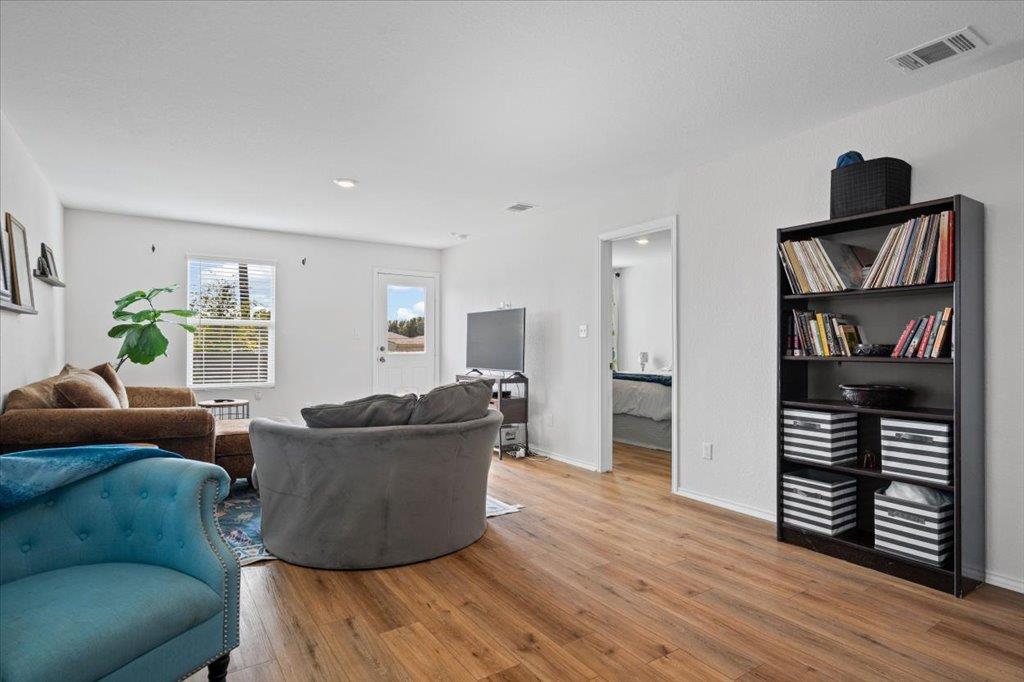 13617 Knights Branch Dr, Elgin, TX 78621