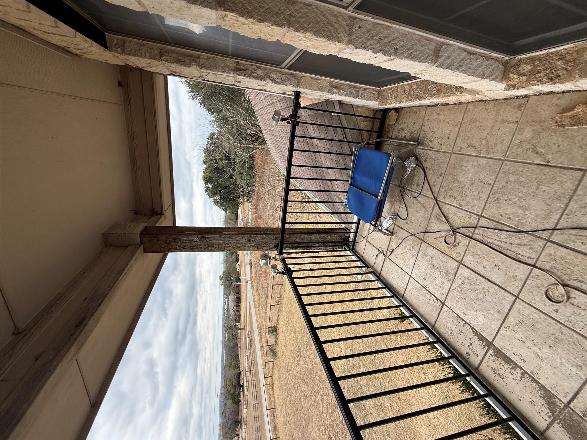 101 Quarterhorse Ct, Liberty Hill, TX 78642