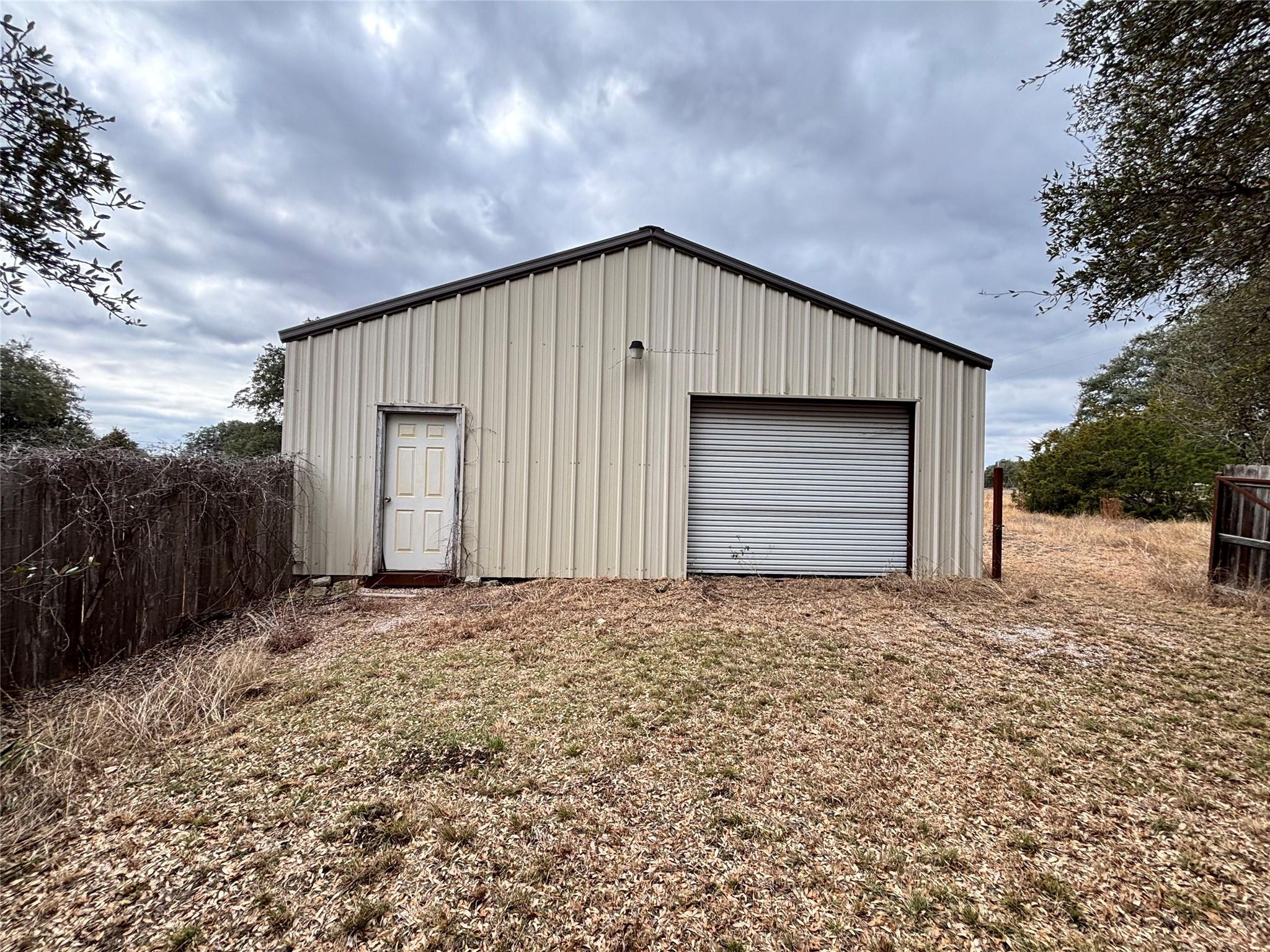 101 Quarterhorse Ct, Liberty Hill, TX 78642