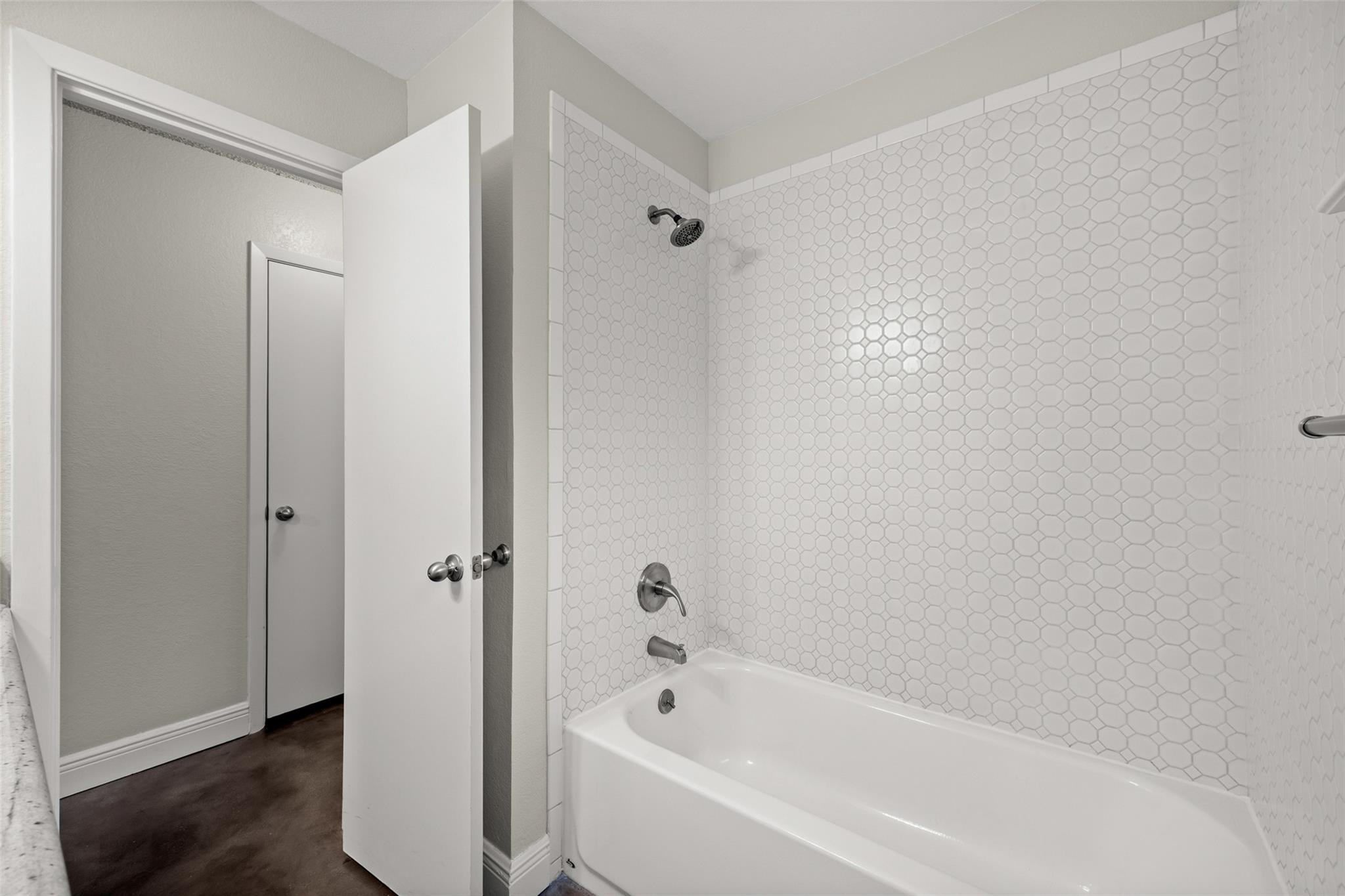 7502 Chelmsford Dr, Austin, TX 78736