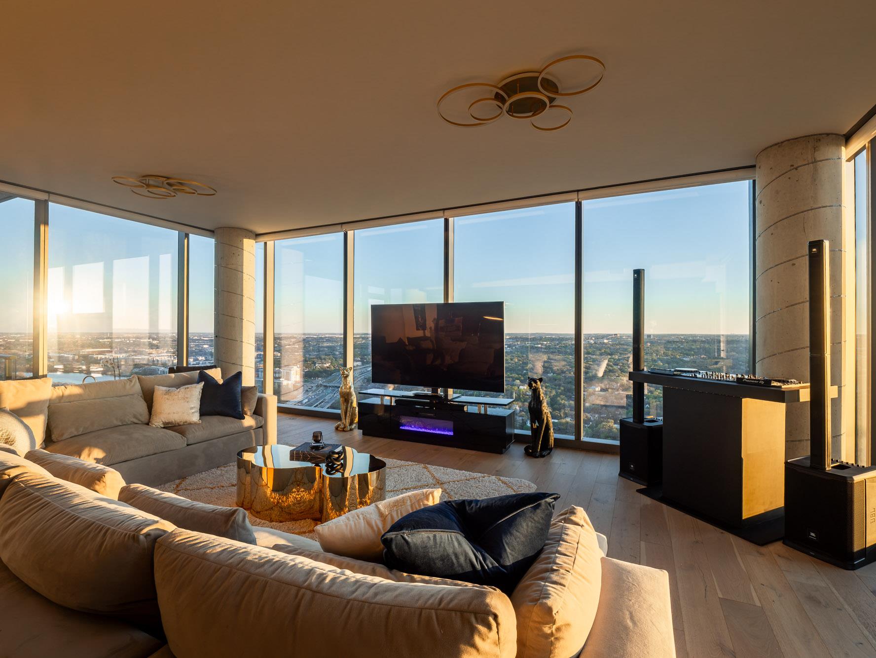 44 East Ave # 3707, Austin, TX 78701
