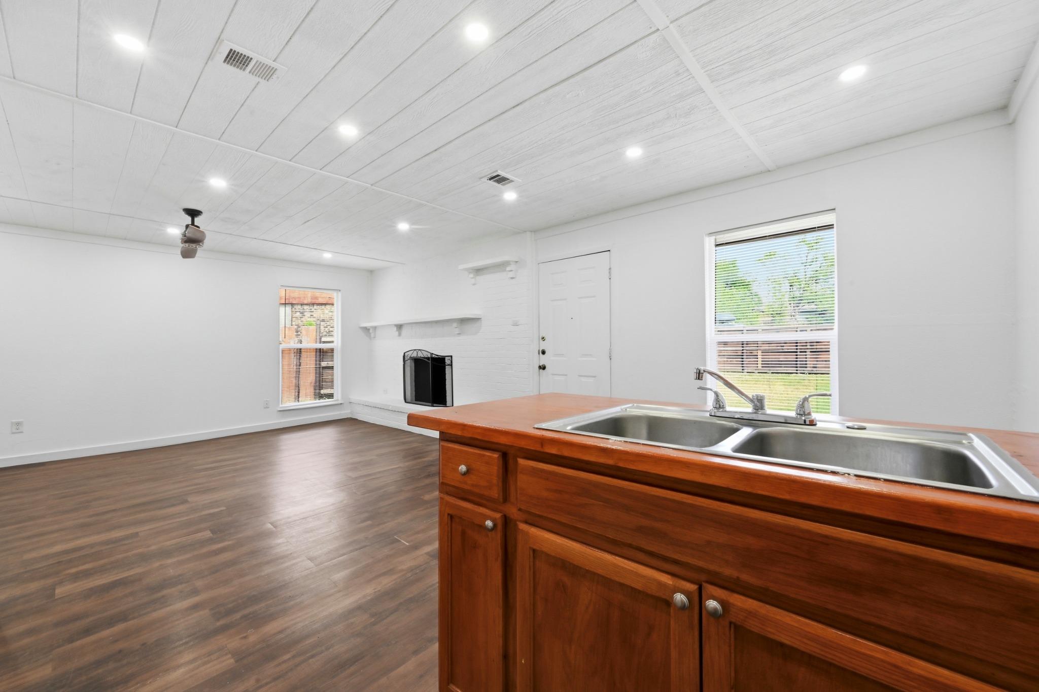 5104 Spruce Cv # A, Austin, TX 78744