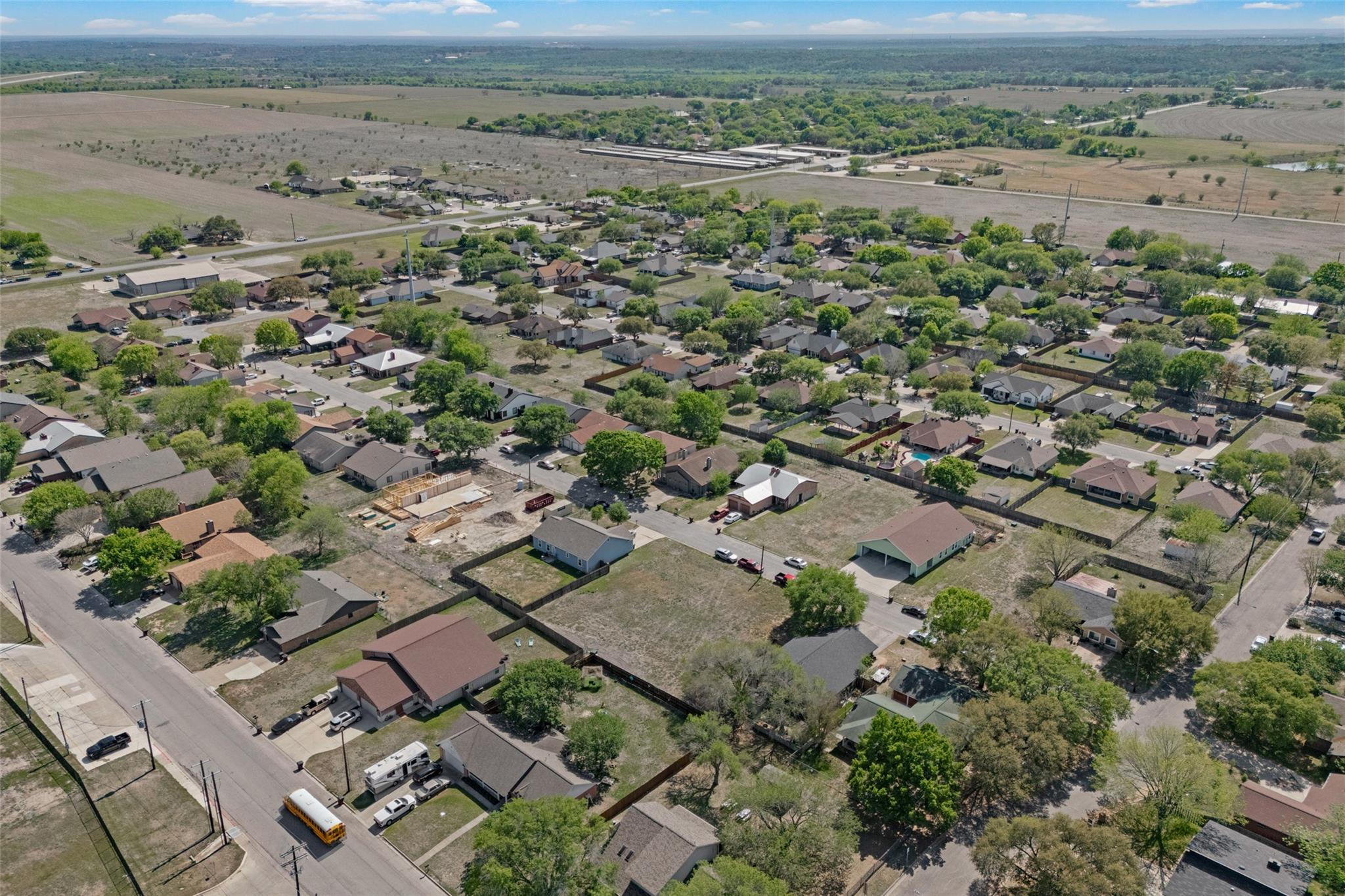 911 Crockett St, Lockhart, TX 78644