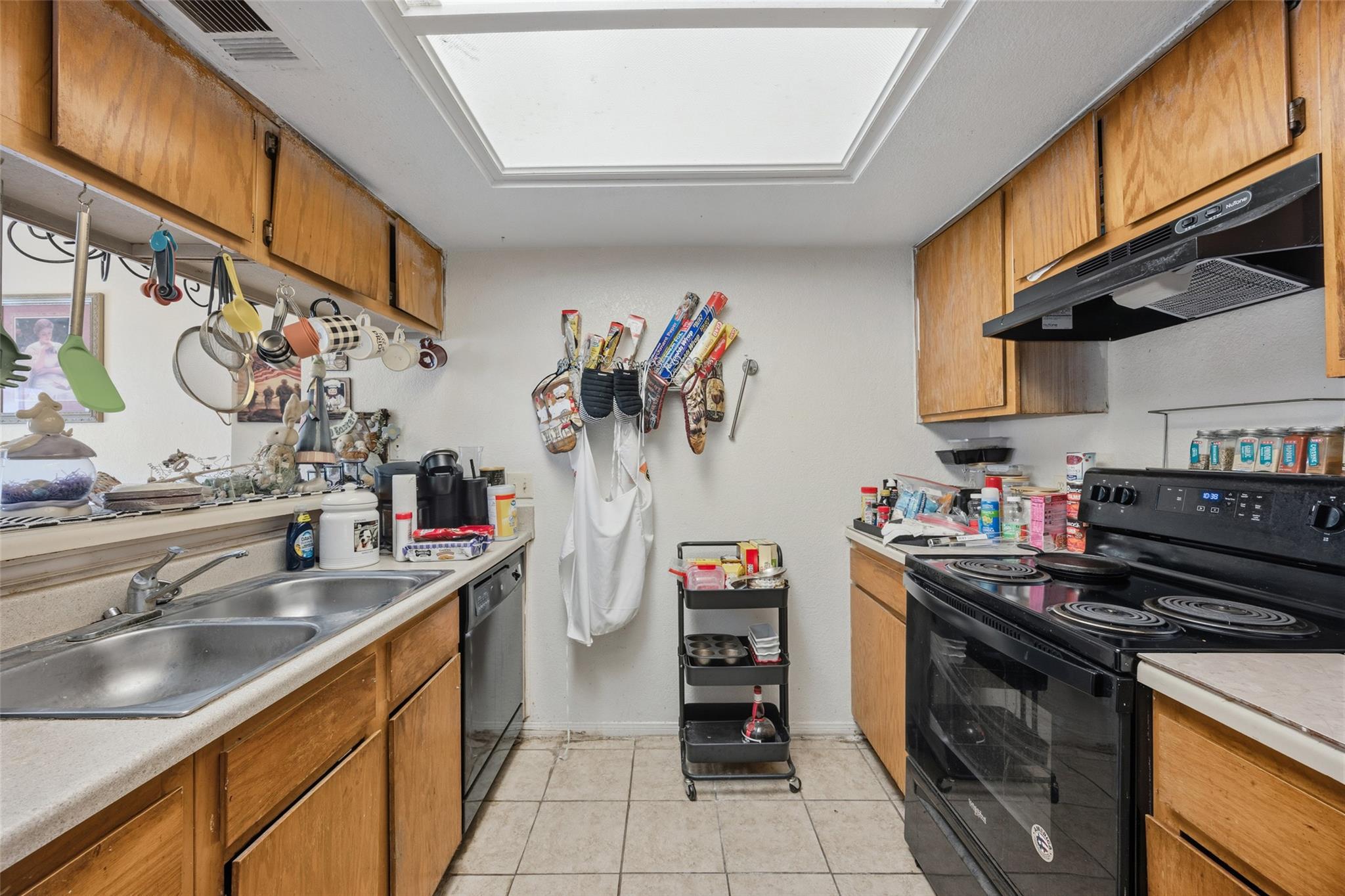 911 Crockett St, Lockhart, TX 78644