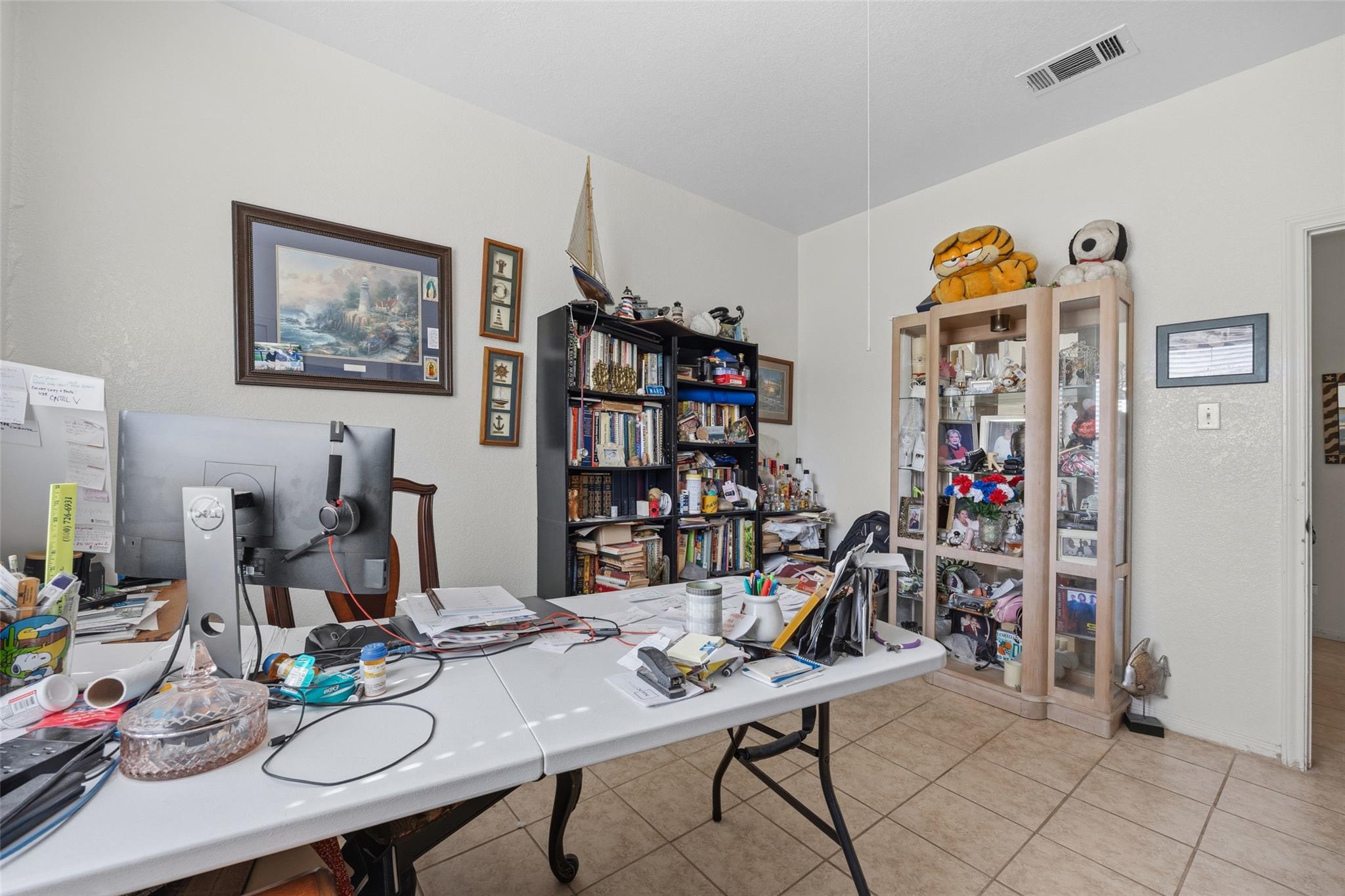 911 Crockett St, Lockhart, TX 78644