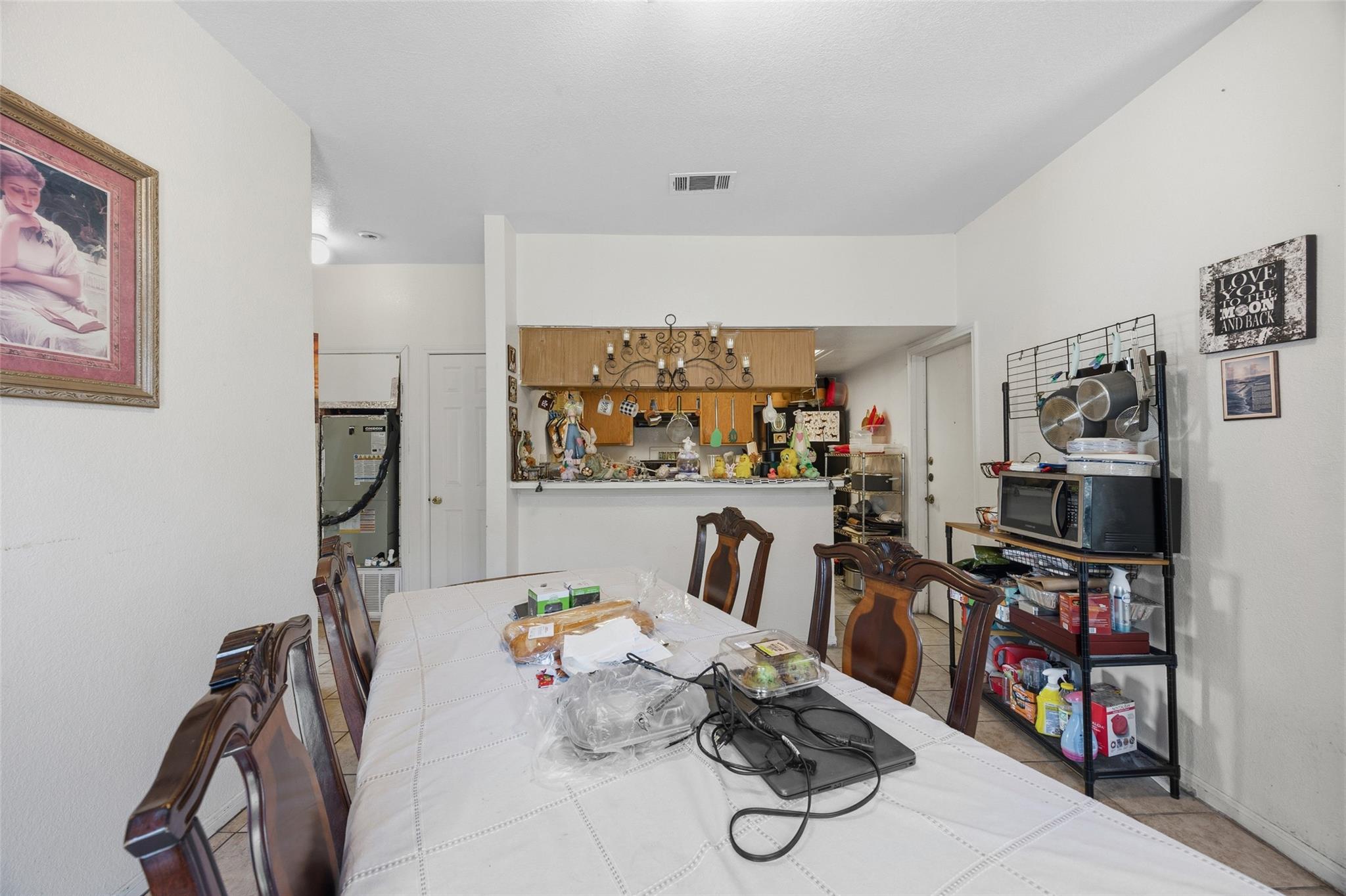 911 Crockett St, Lockhart, TX 78644