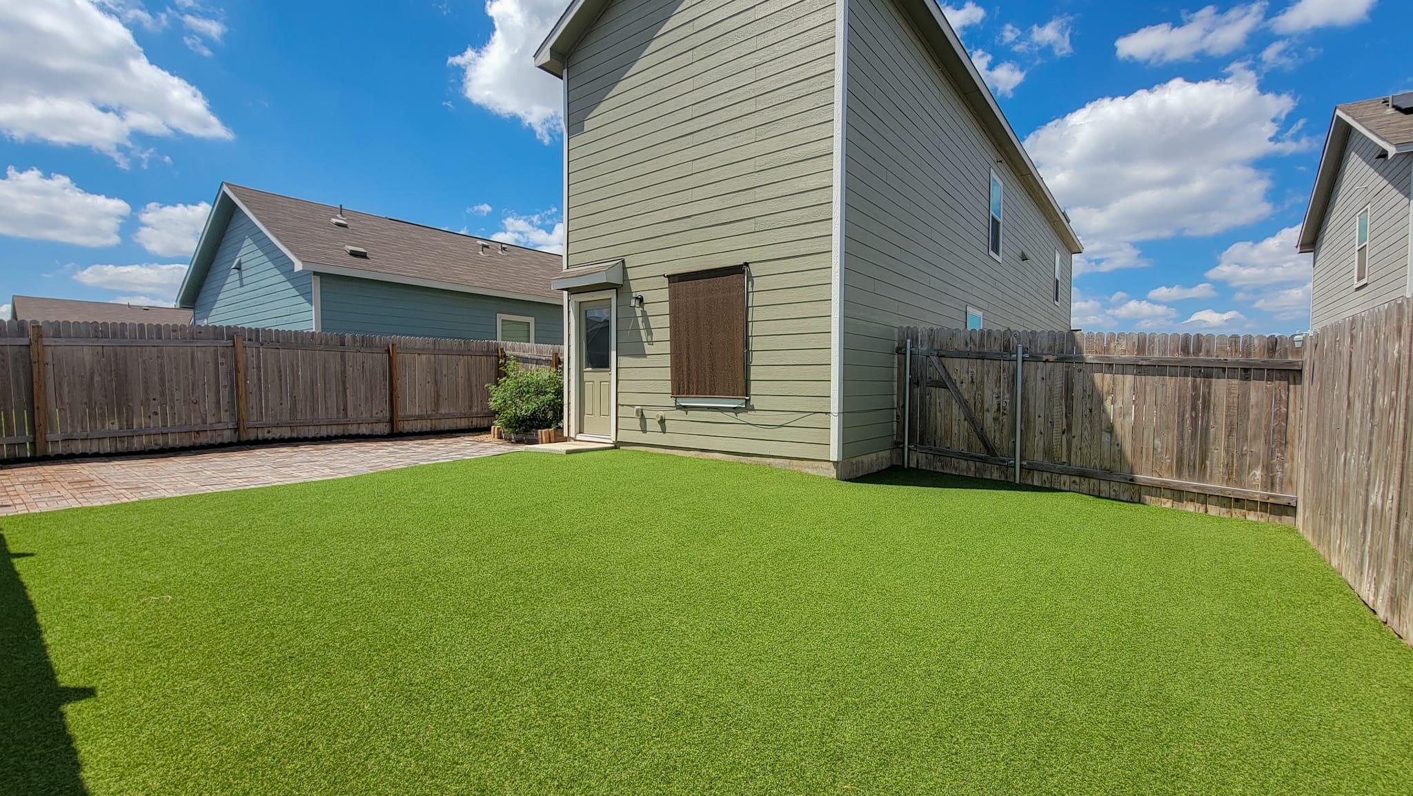 192 Gabbro Gdns, Maxwell, TX 78656