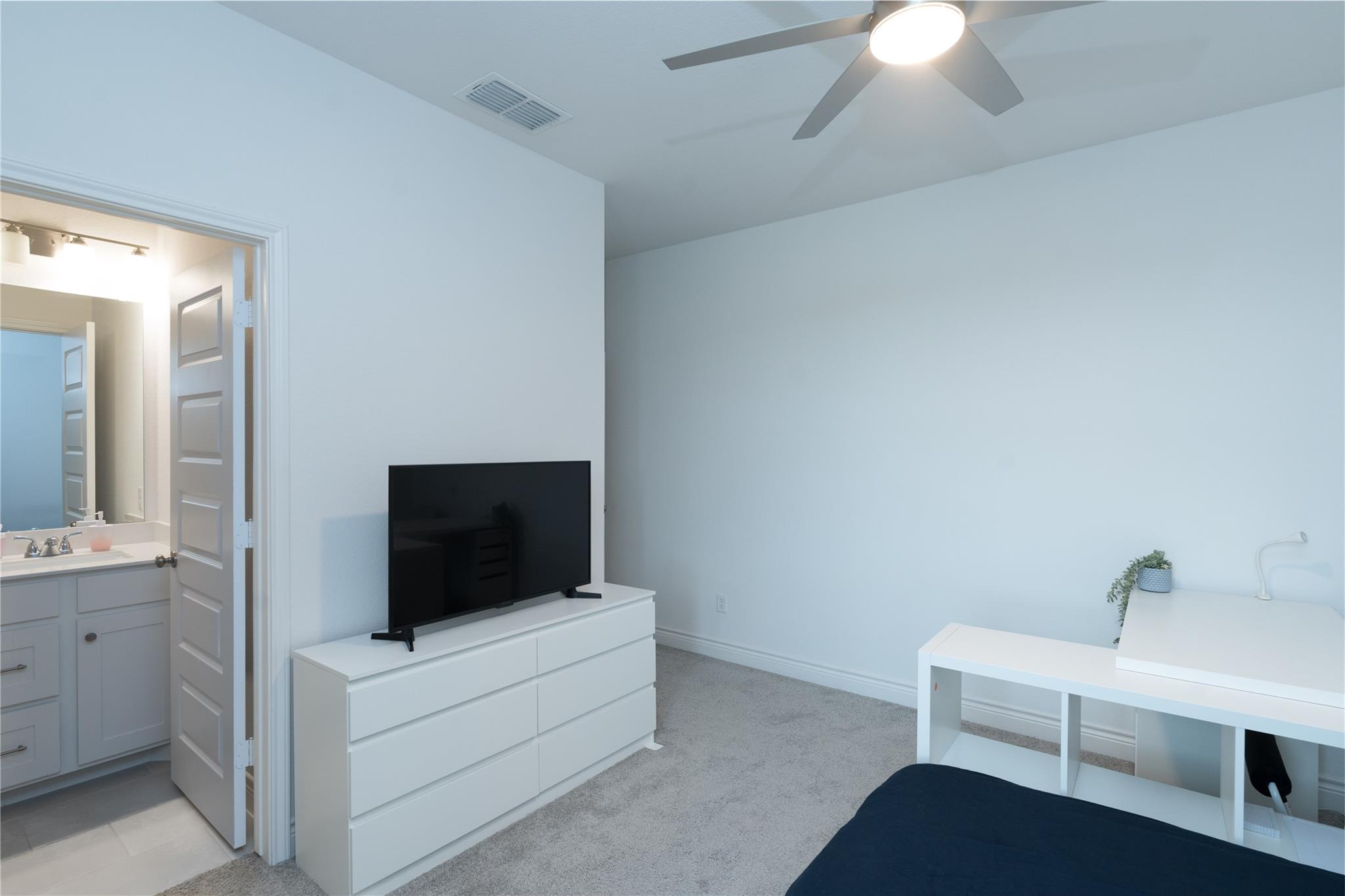 129 Menlo Bnd, Liberty Hill, TX 78642
