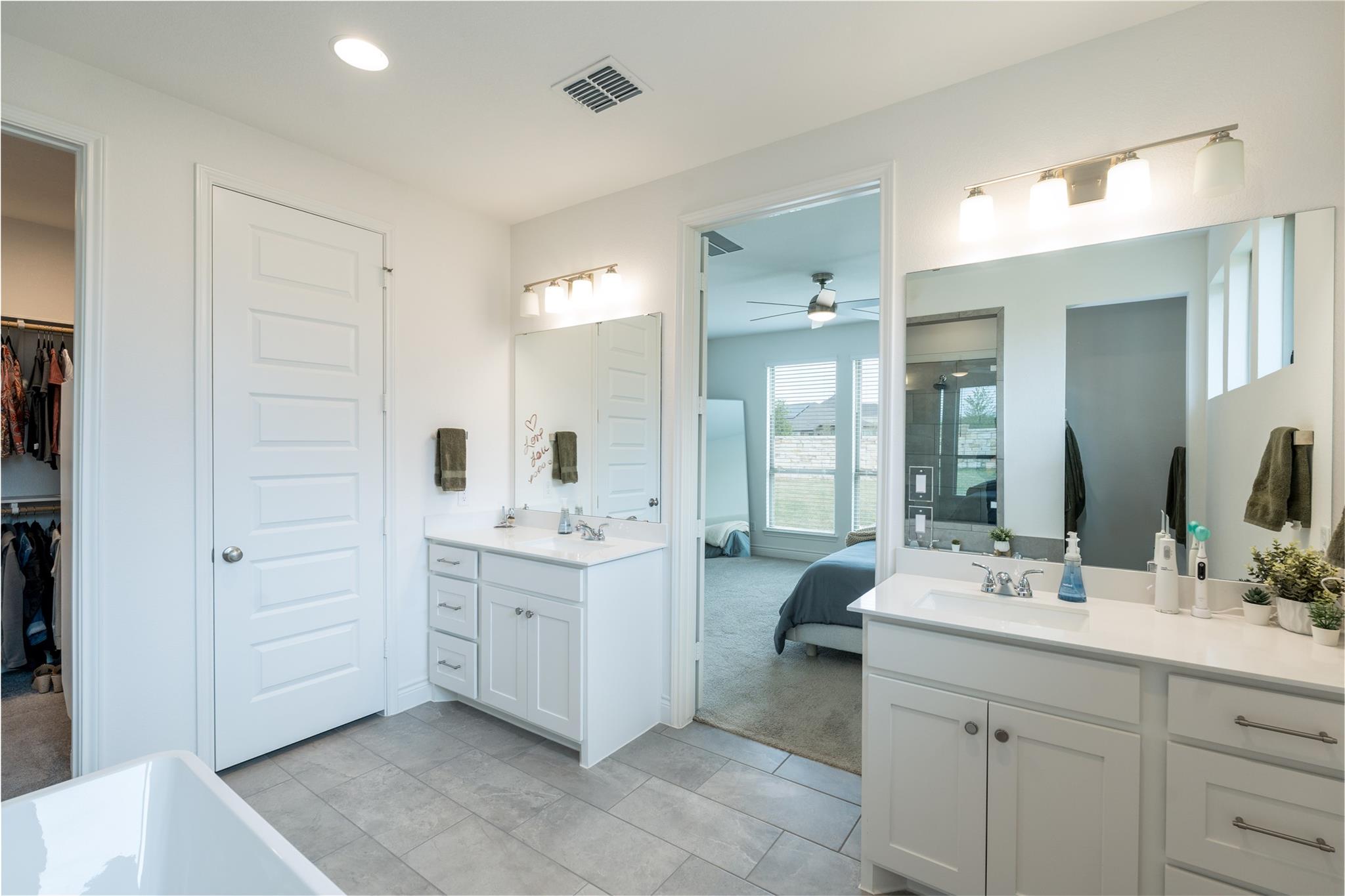129 Menlo Bnd, Liberty Hill, TX 78642