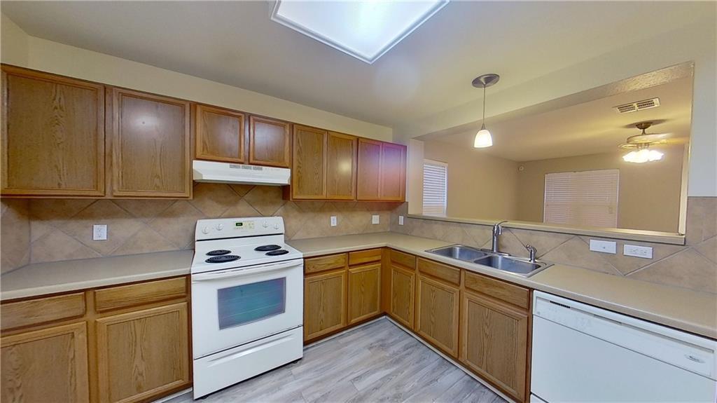 2118 Nogales Trl, Austin, TX 78744