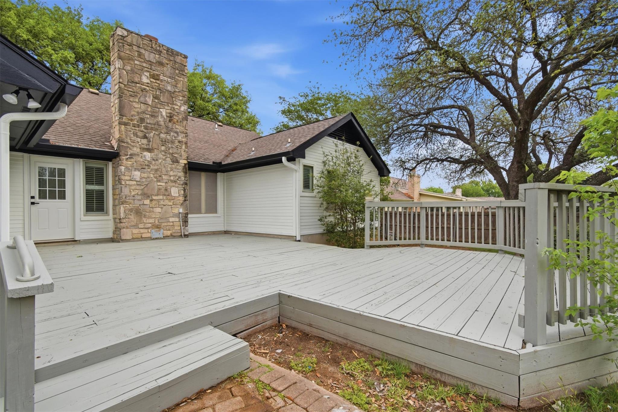 201 Towhee Dr, Buda, TX 78610