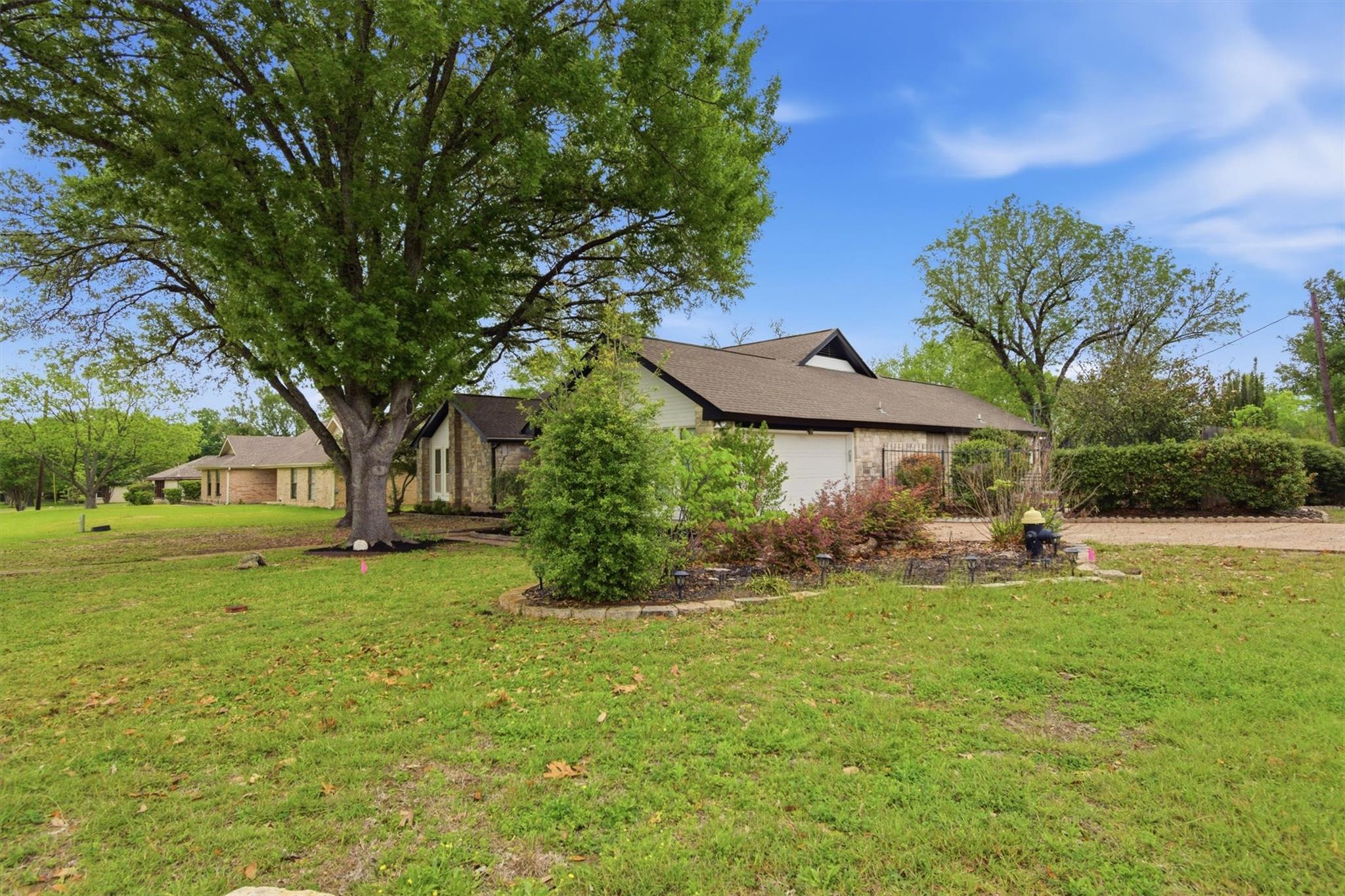 201 Towhee Dr, Buda, TX 78610