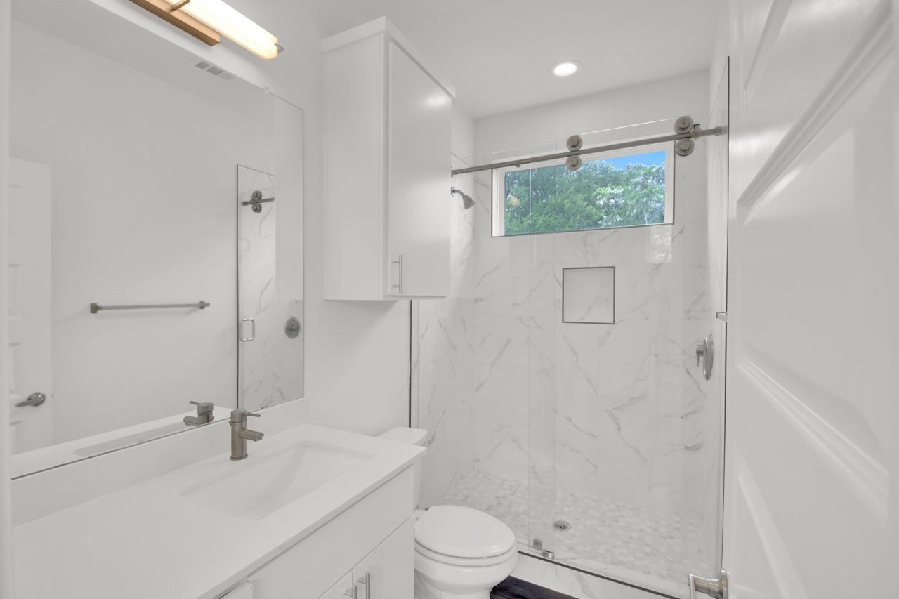 6325 Ponca St # B, Austin, TX 78741