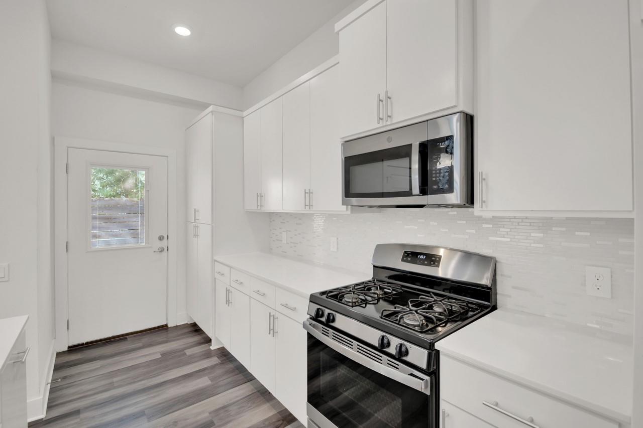 6325 Ponca St # B, Austin, TX 78741