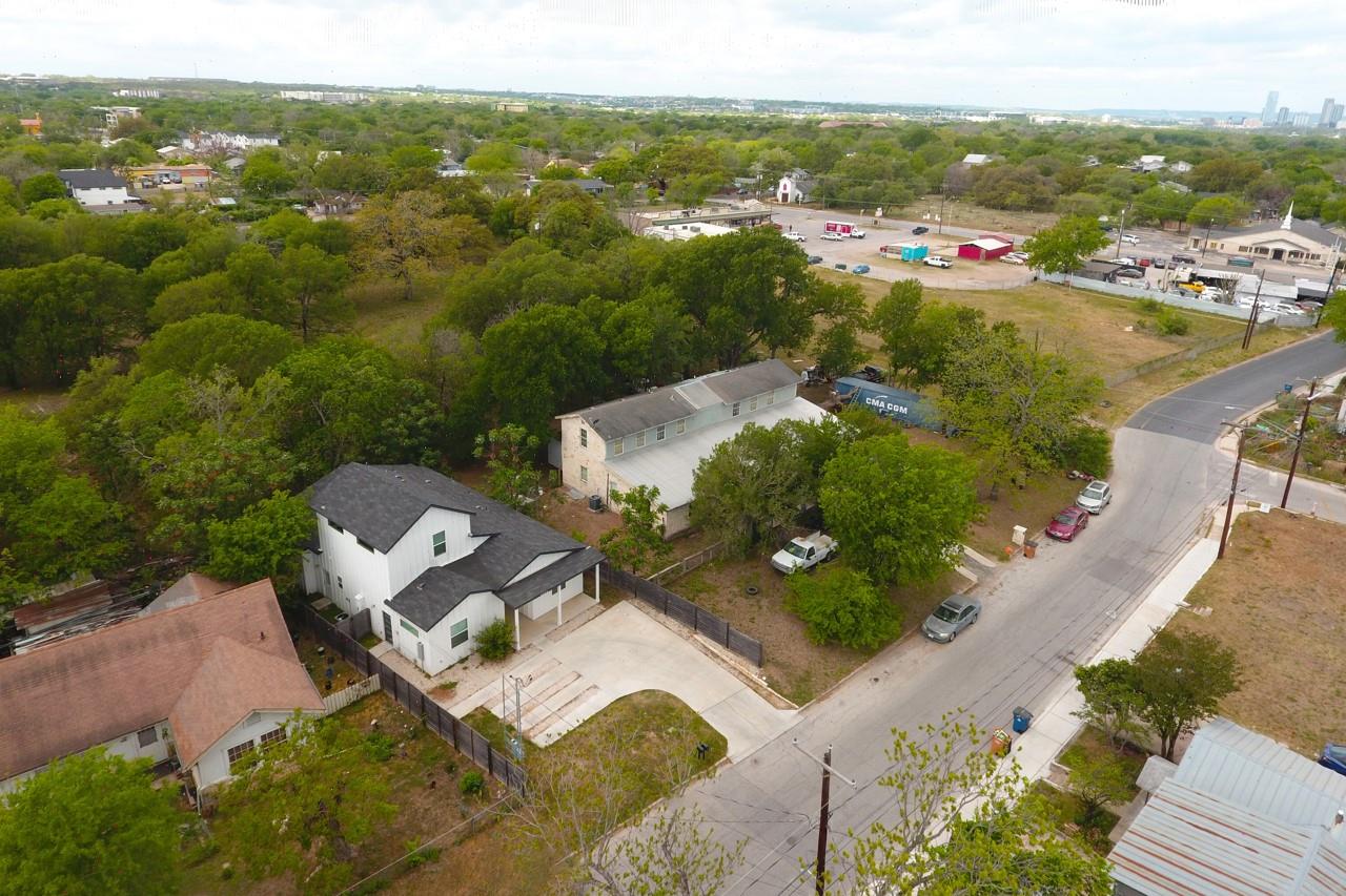 6325 Ponca St # B, Austin, TX 78741