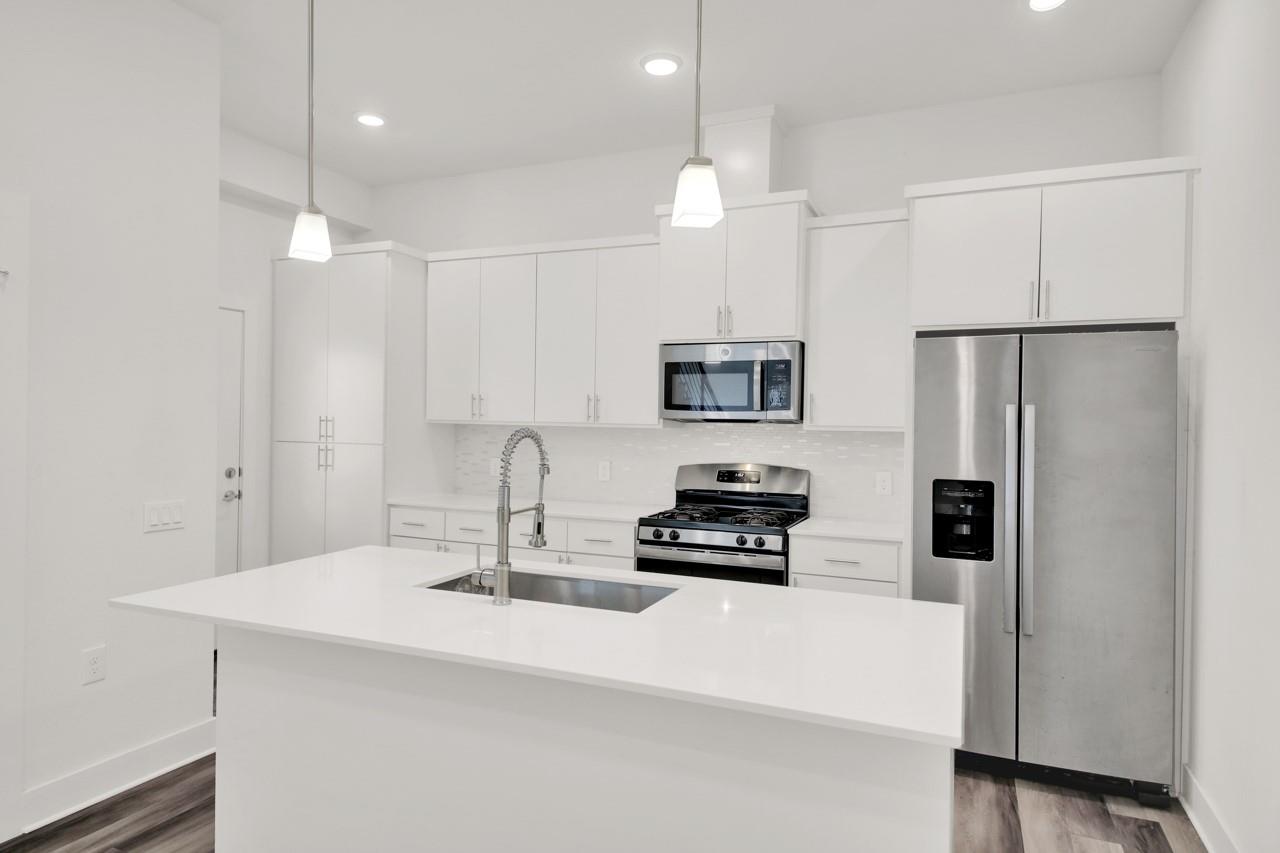 6325 Ponca St # B, Austin, TX 78741