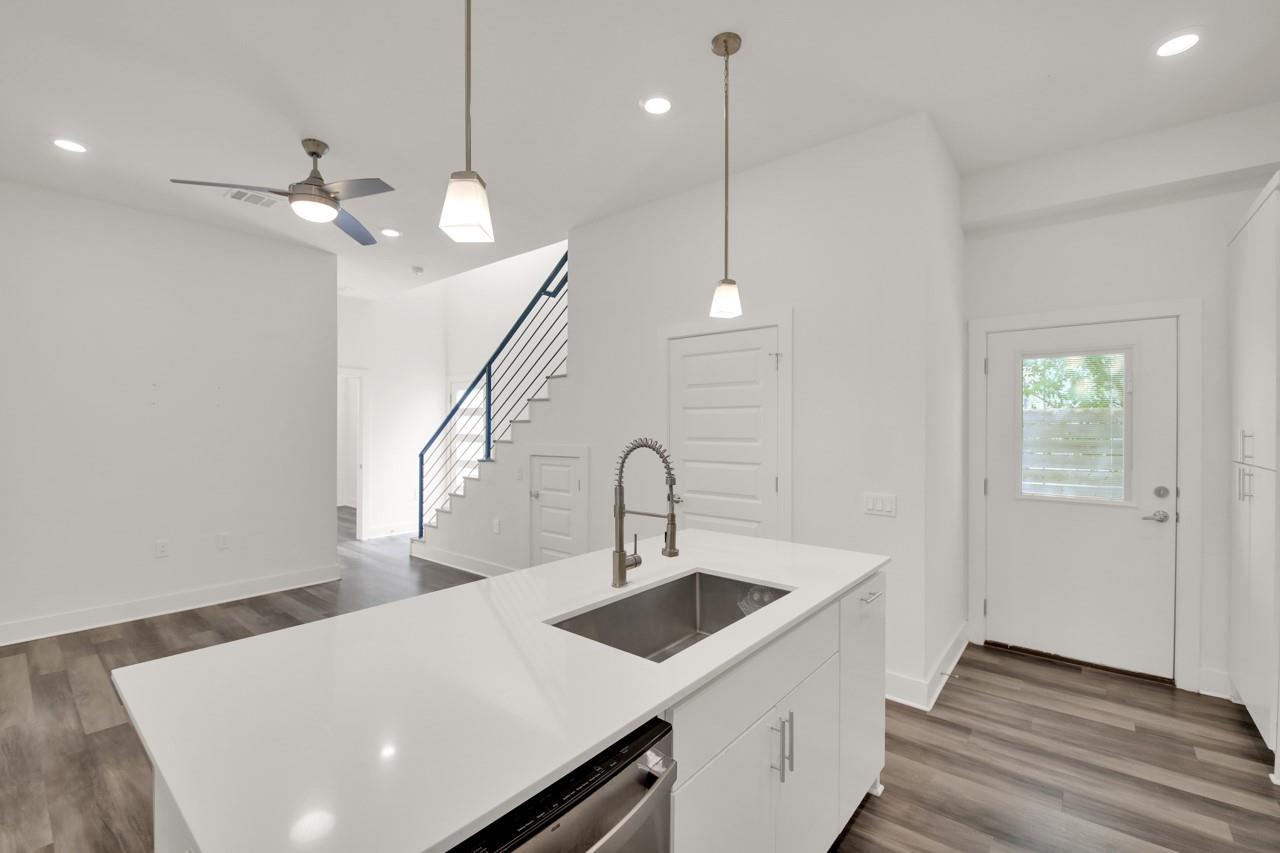 6325 Ponca St # B, Austin, TX 78741