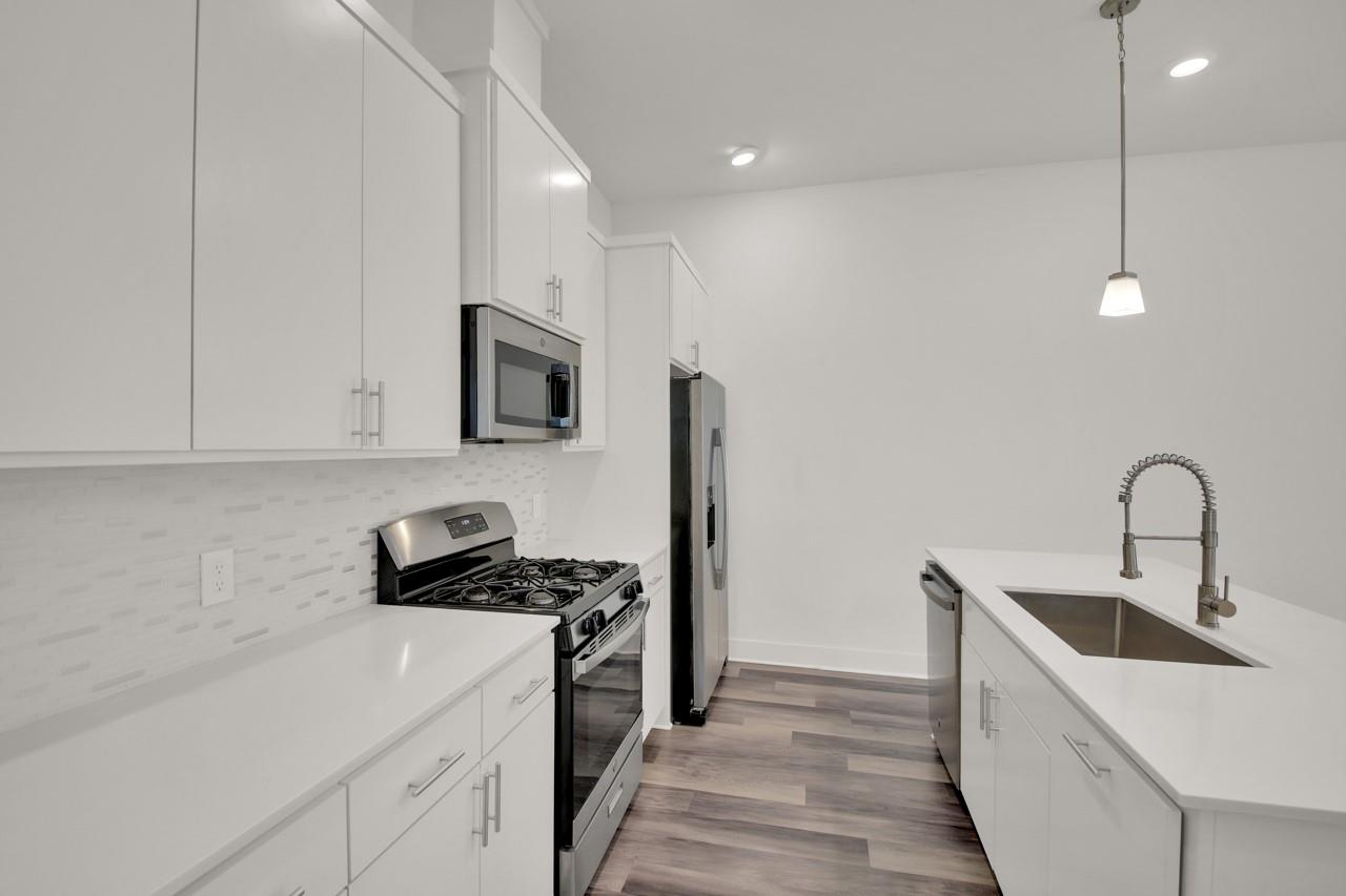 6325 Ponca St # B, Austin, TX 78741