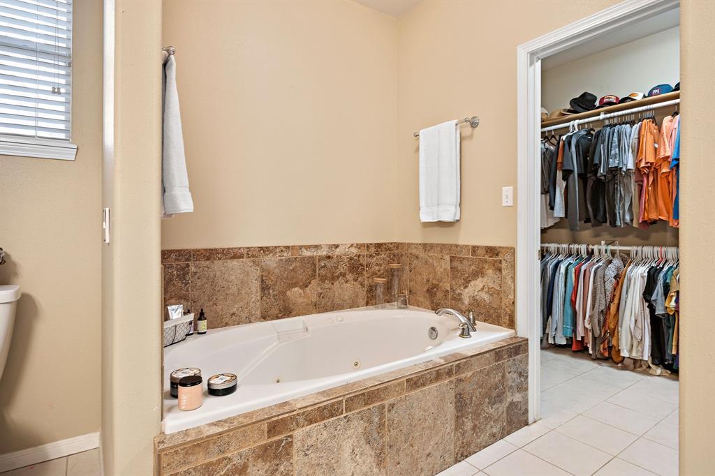 100 County Road 204, Liberty Hill, TX 78642