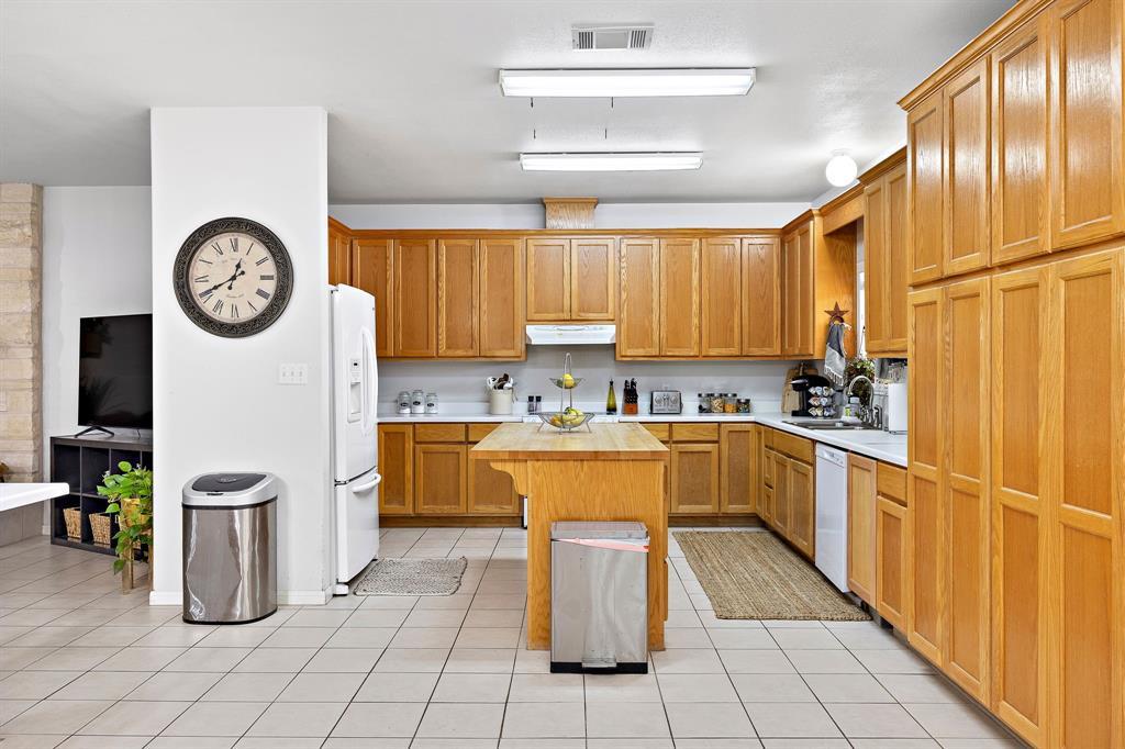 100 County Road 204, Liberty Hill, TX 78642