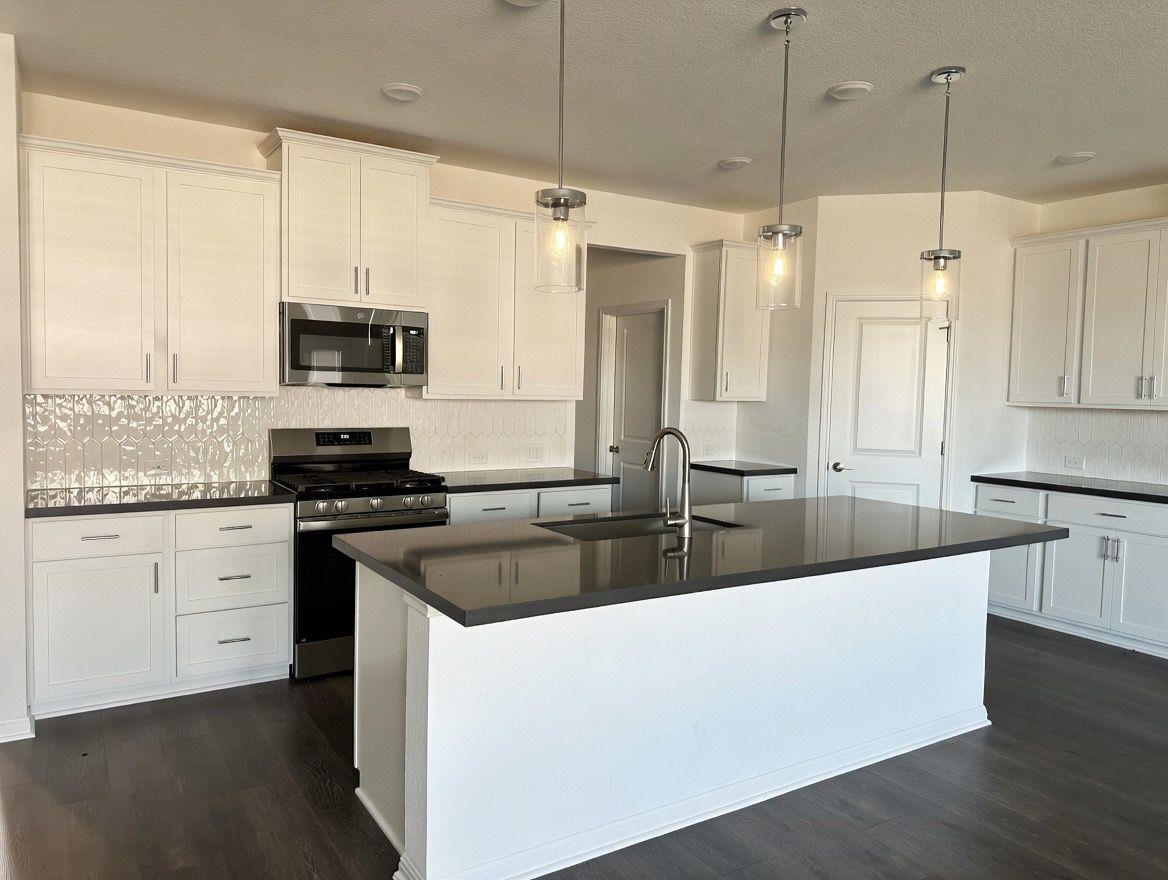 4002 Wynn Rd, Hutto, TX 78634