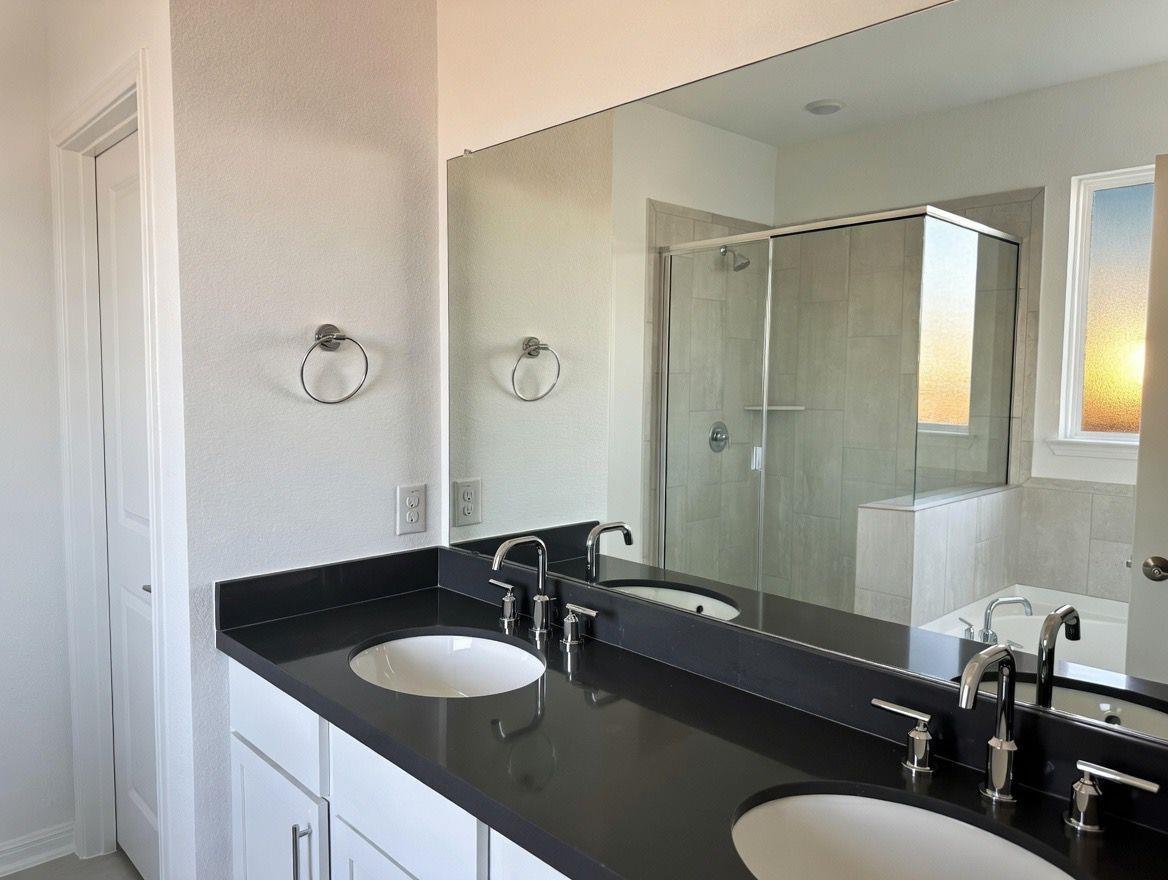 4002 Wynn Rd, Hutto, TX 78634