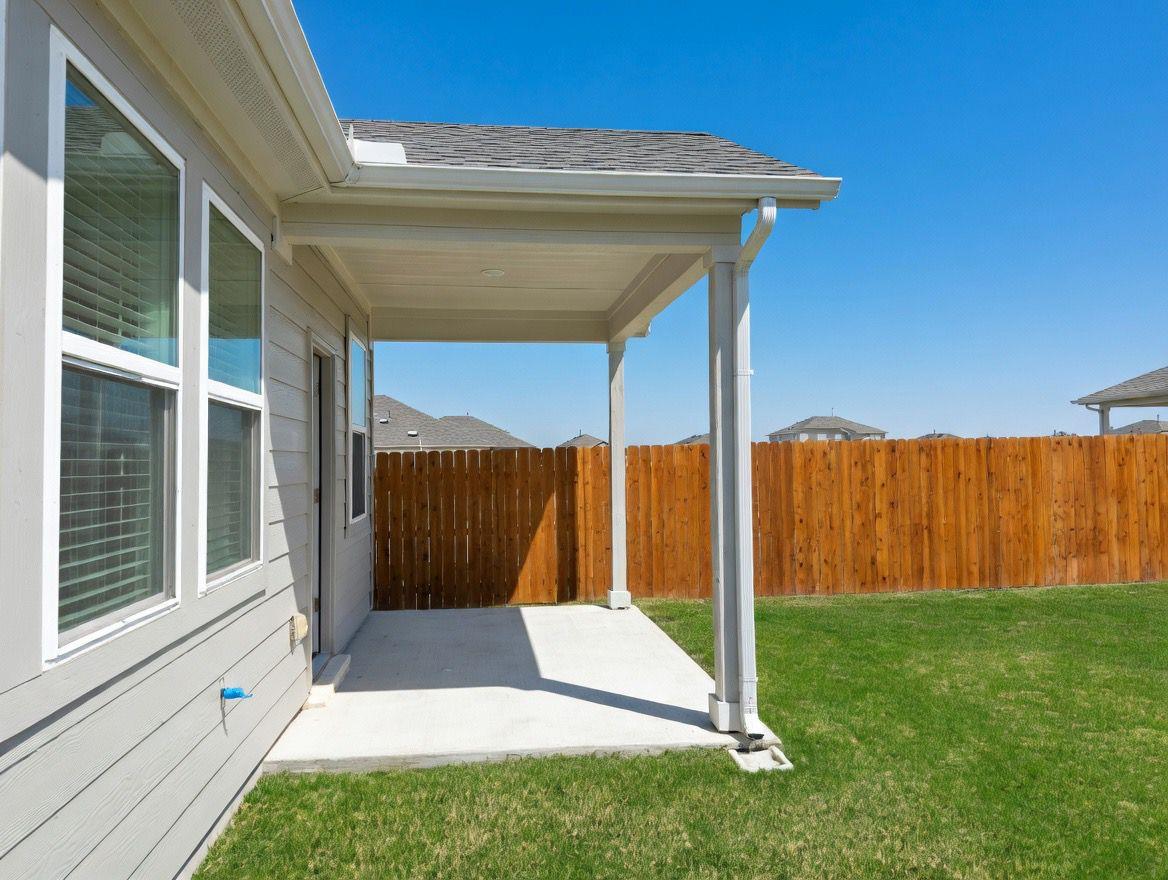 4002 Wynn Rd, Hutto, TX 78634