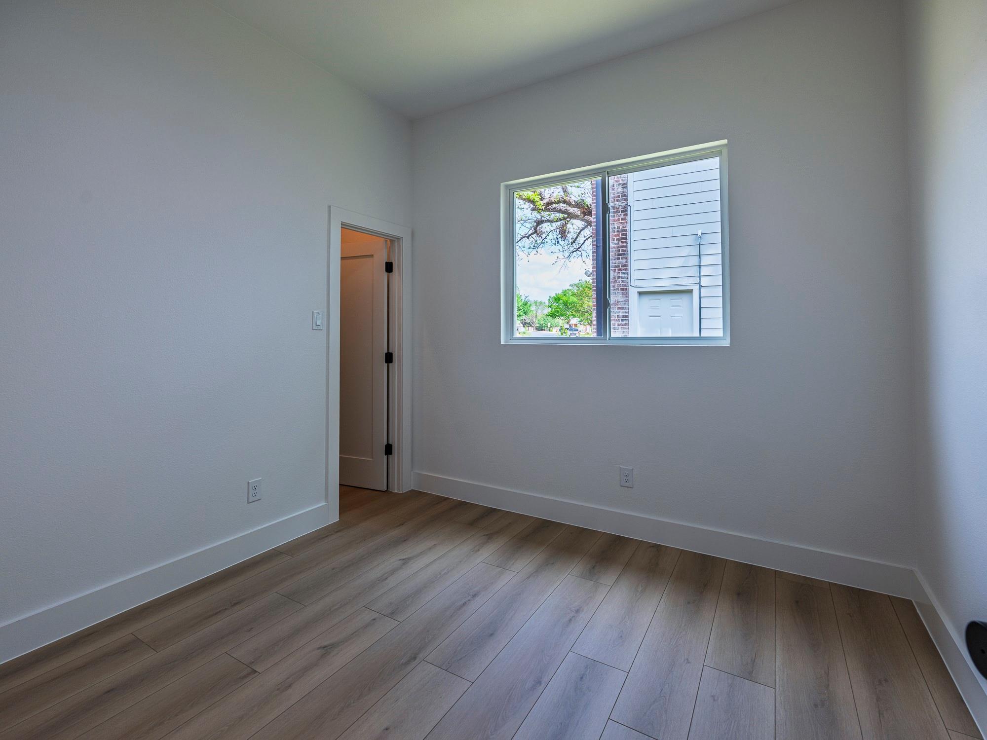 8111 Elkhorn Mountain Trl, Austin, TX 78729