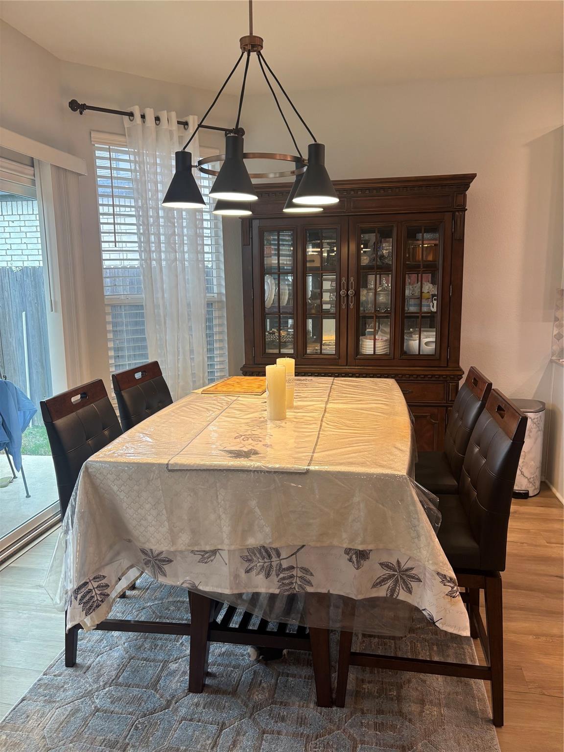 504 Ayinger Ln, Austin, TX 78728