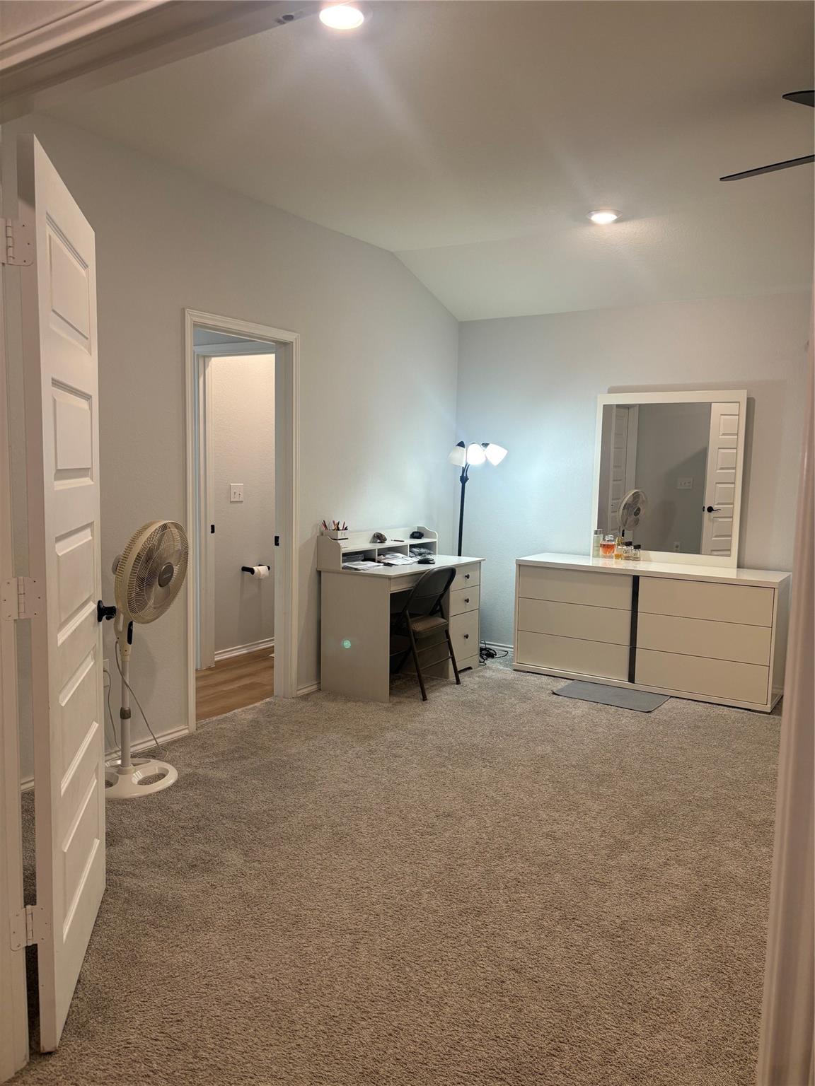 504 Ayinger Ln, Austin, TX 78728