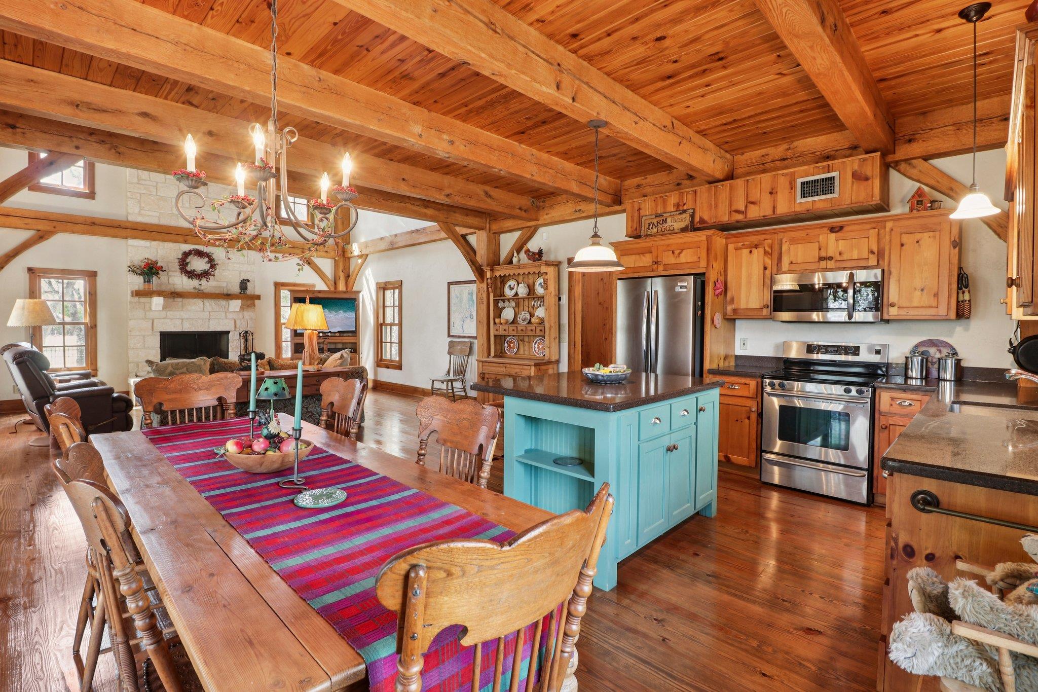 1500 Rebecca Creek Rd, Canyon Lake, TX 78133