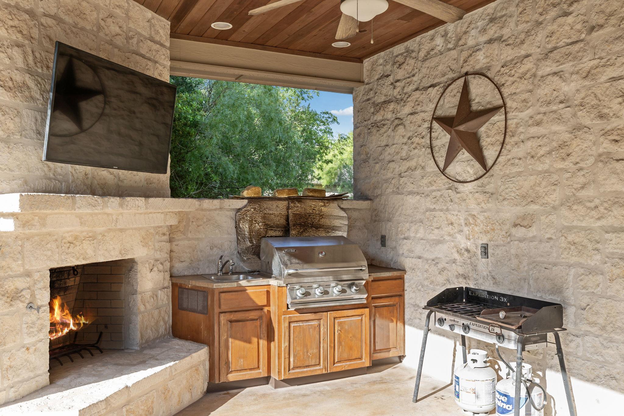 1033 River Ter, New Braunfels, TX 78130