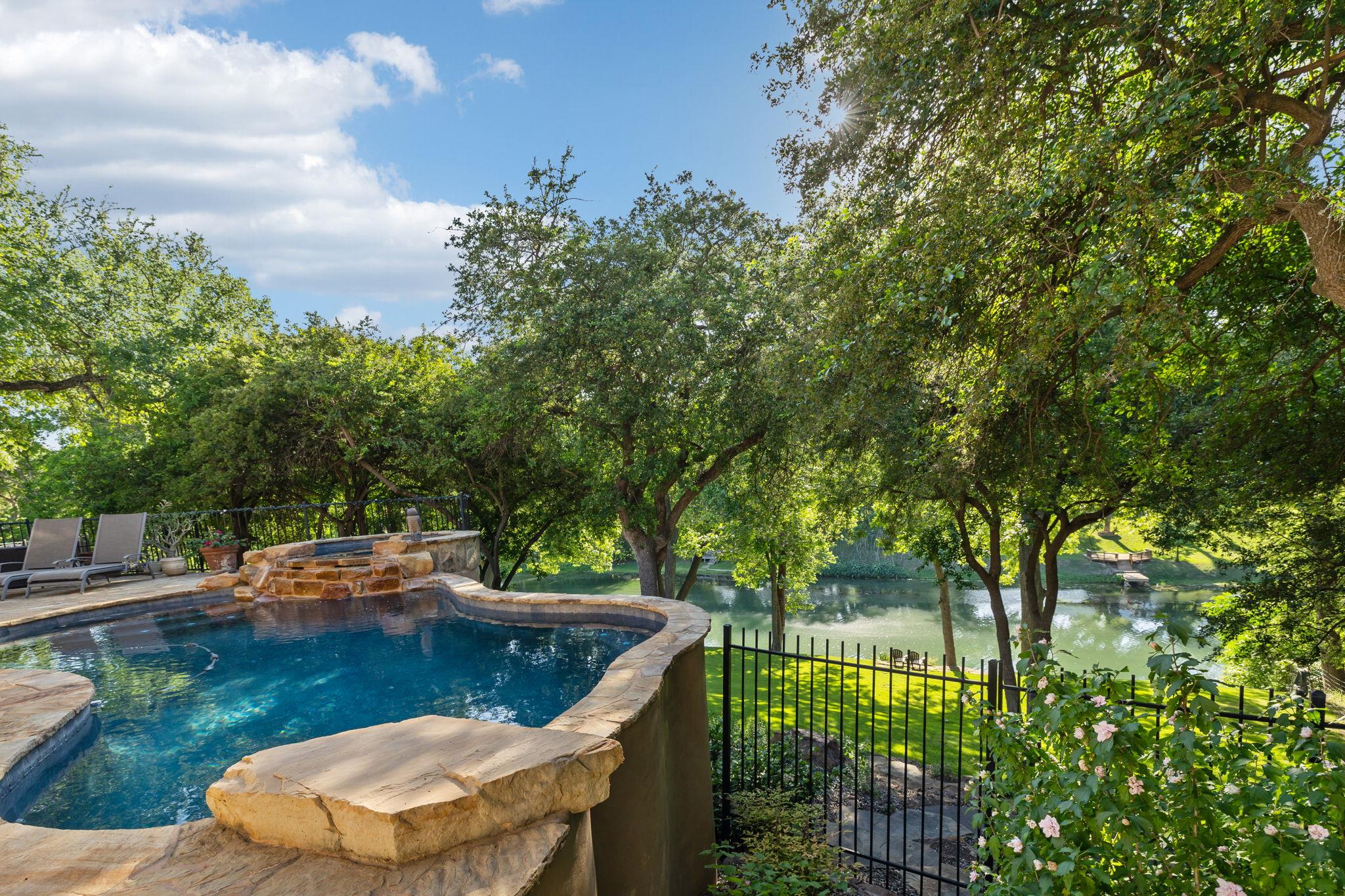 1033 River Ter, New Braunfels, TX 78130