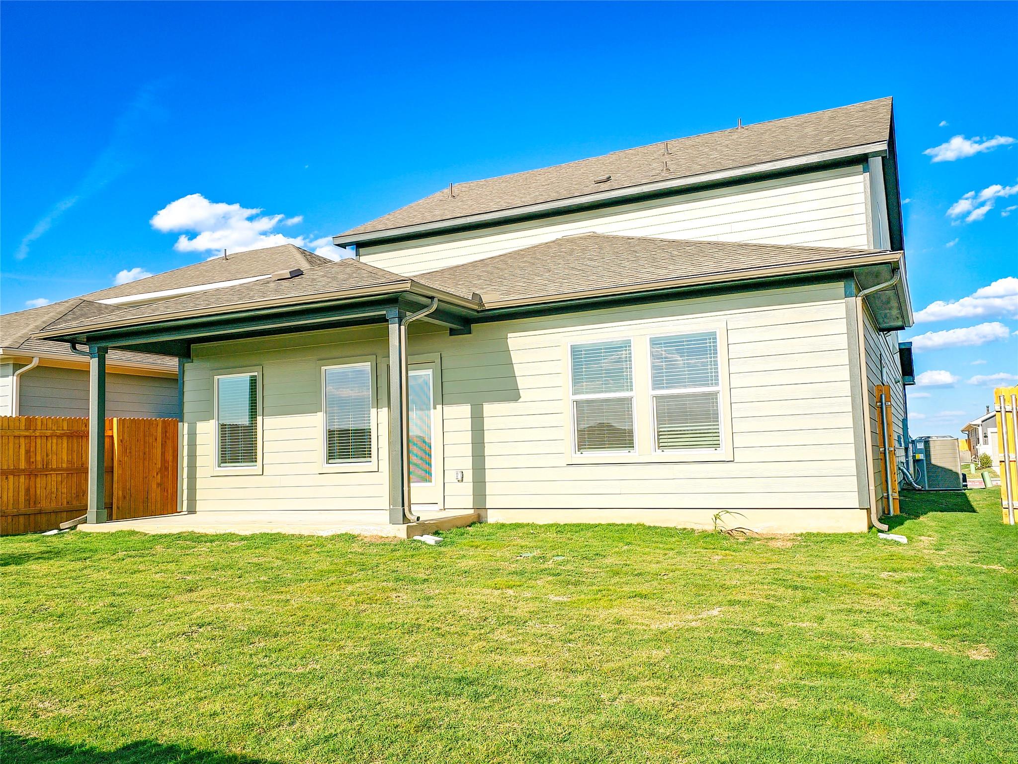 136 Holmby Dr, Hutto, TX 78634