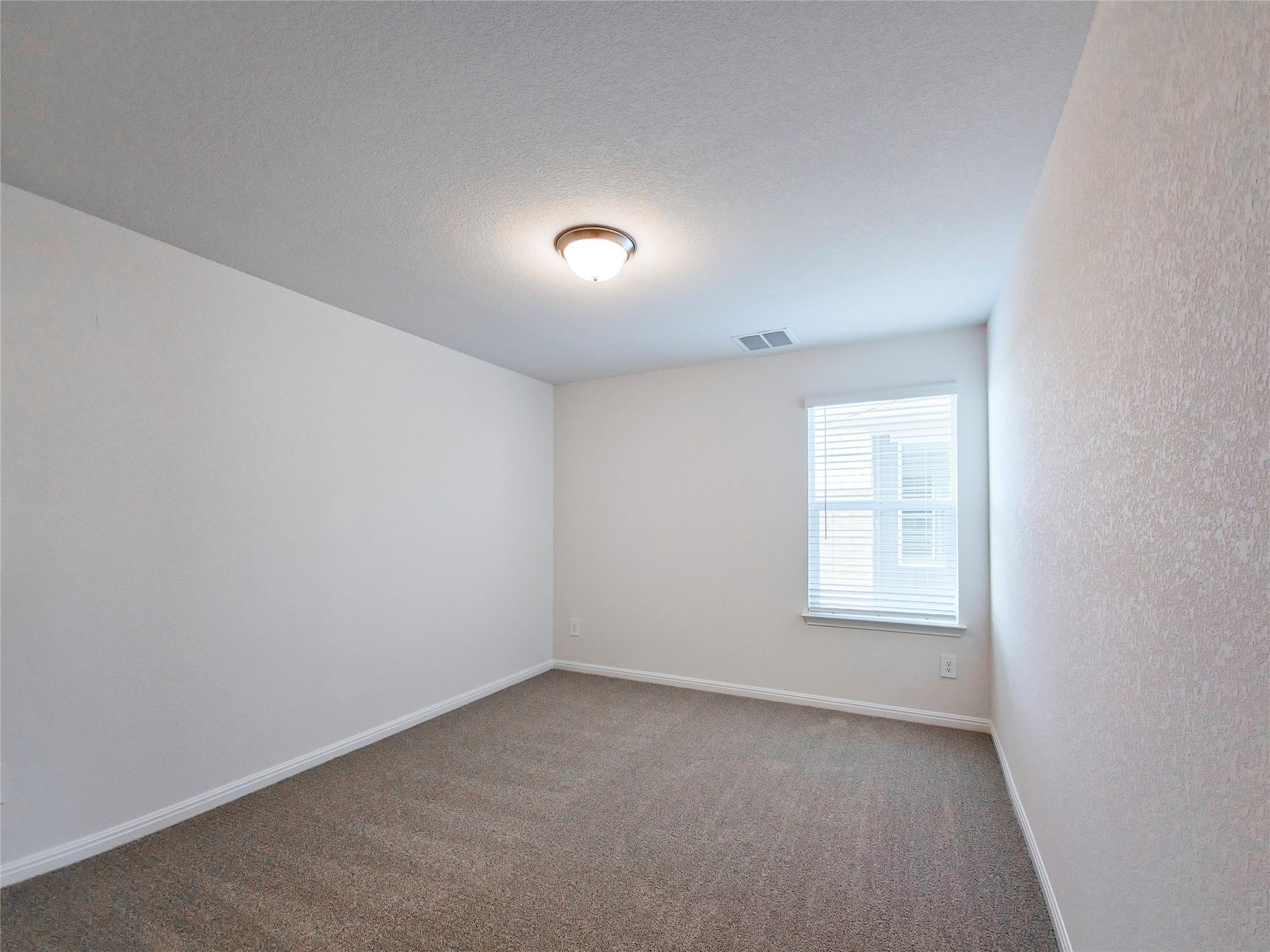 136 Holmby Dr, Hutto, TX 78634