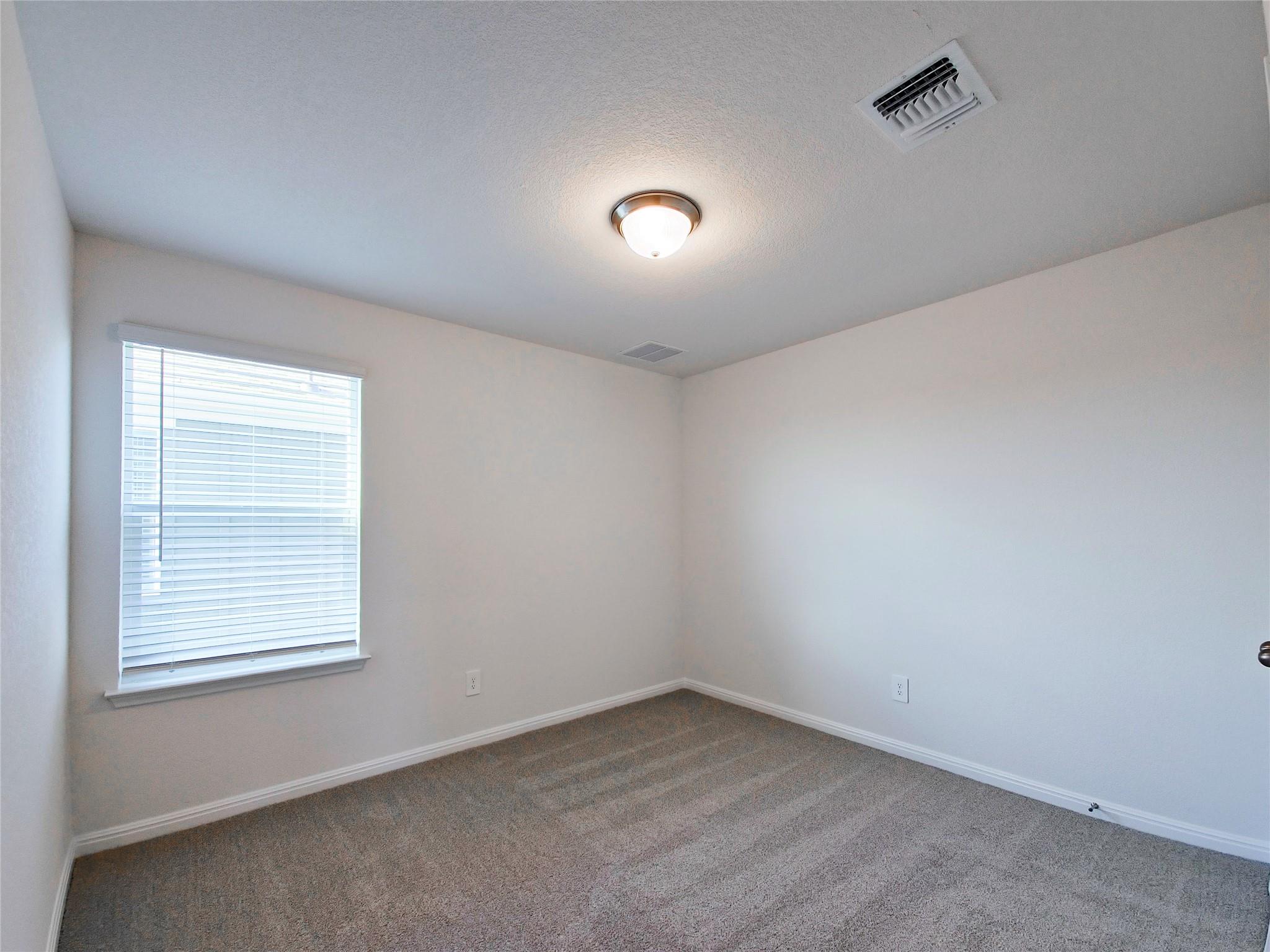 136 Holmby Dr, Hutto, TX 78634