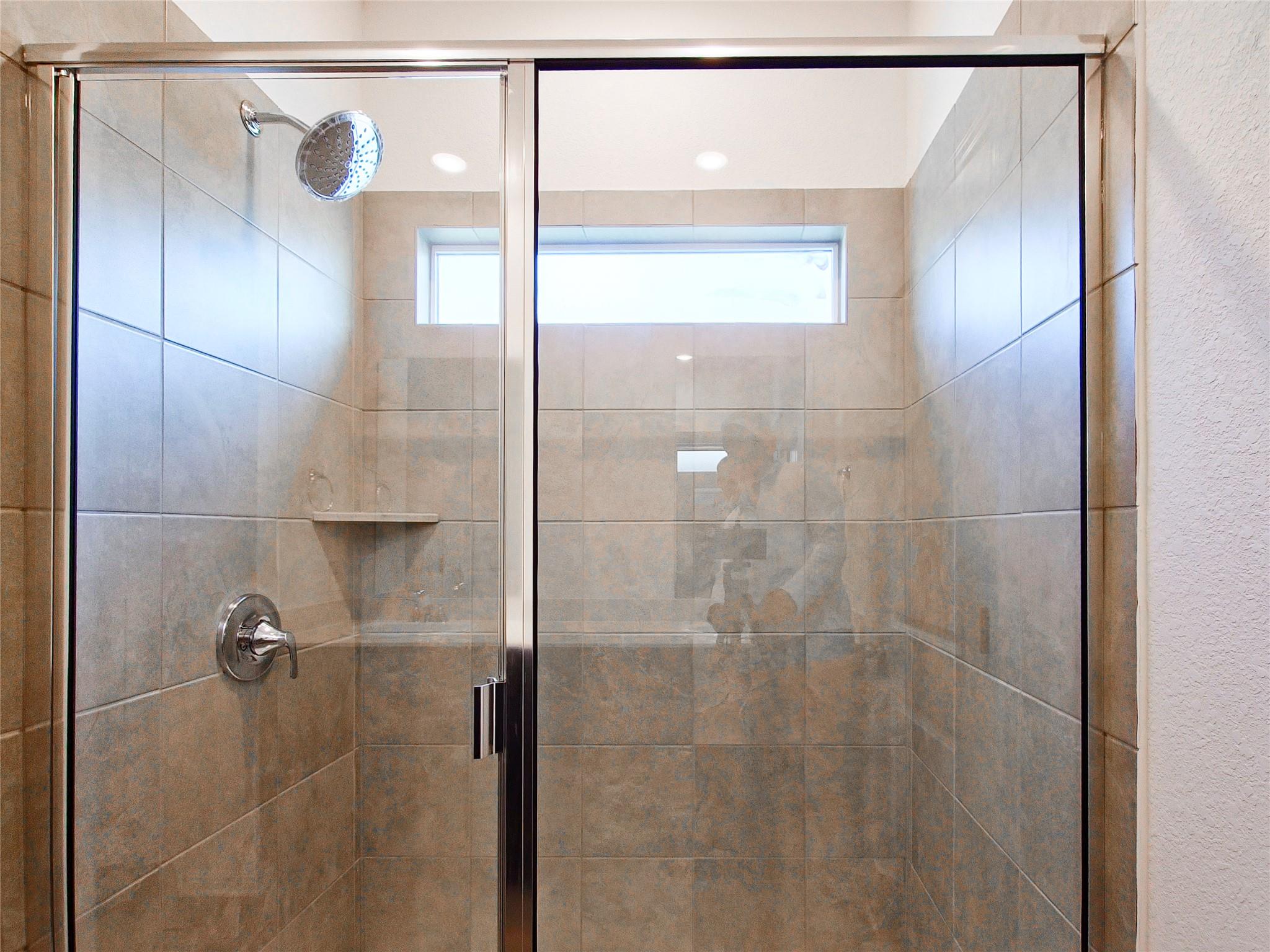 136 Holmby Dr, Hutto, TX 78634