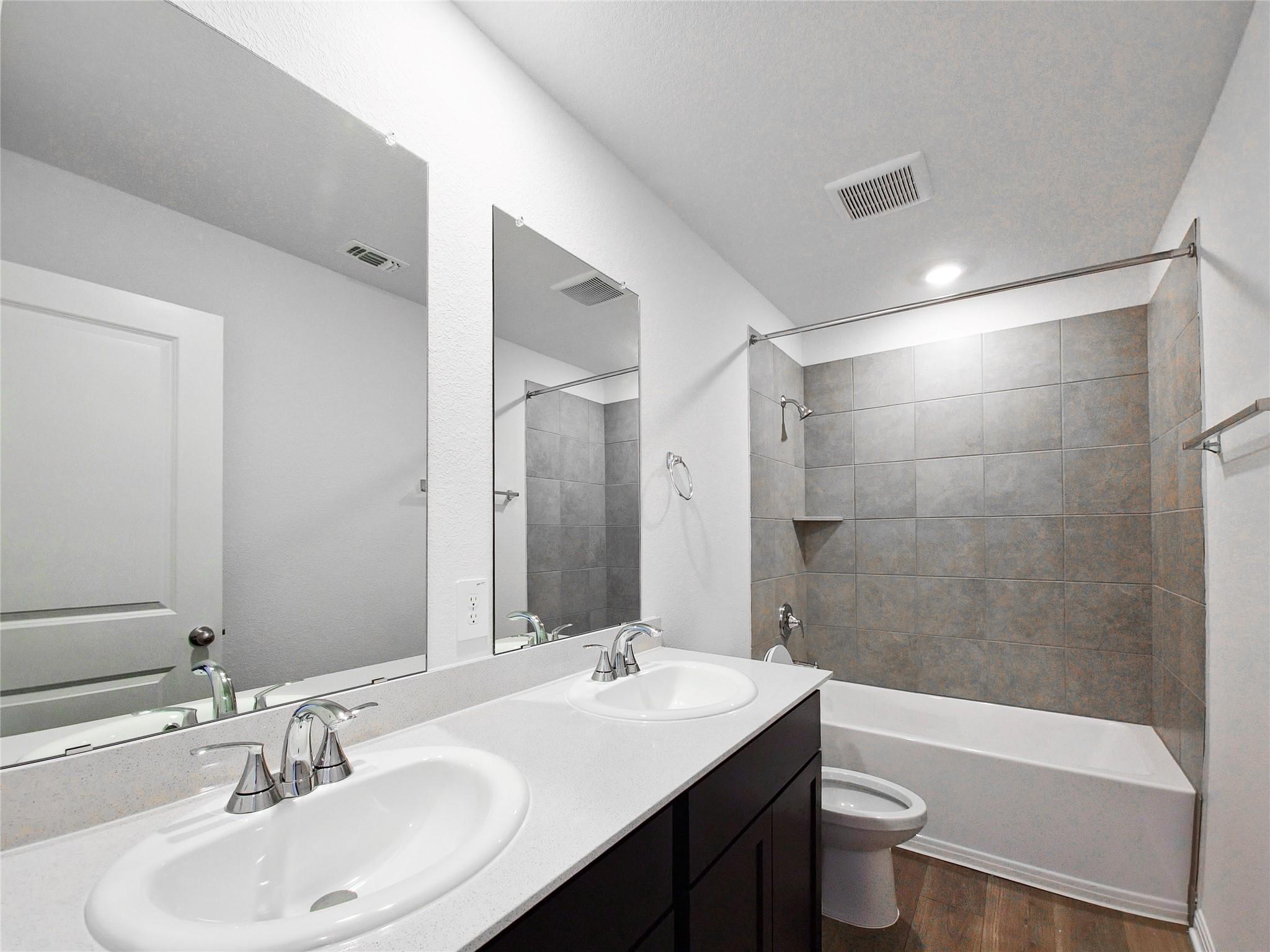 136 Holmby Dr, Hutto, TX 78634