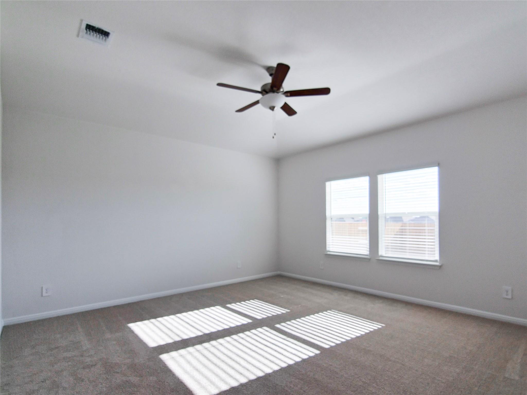 136 Holmby Dr, Hutto, TX 78634