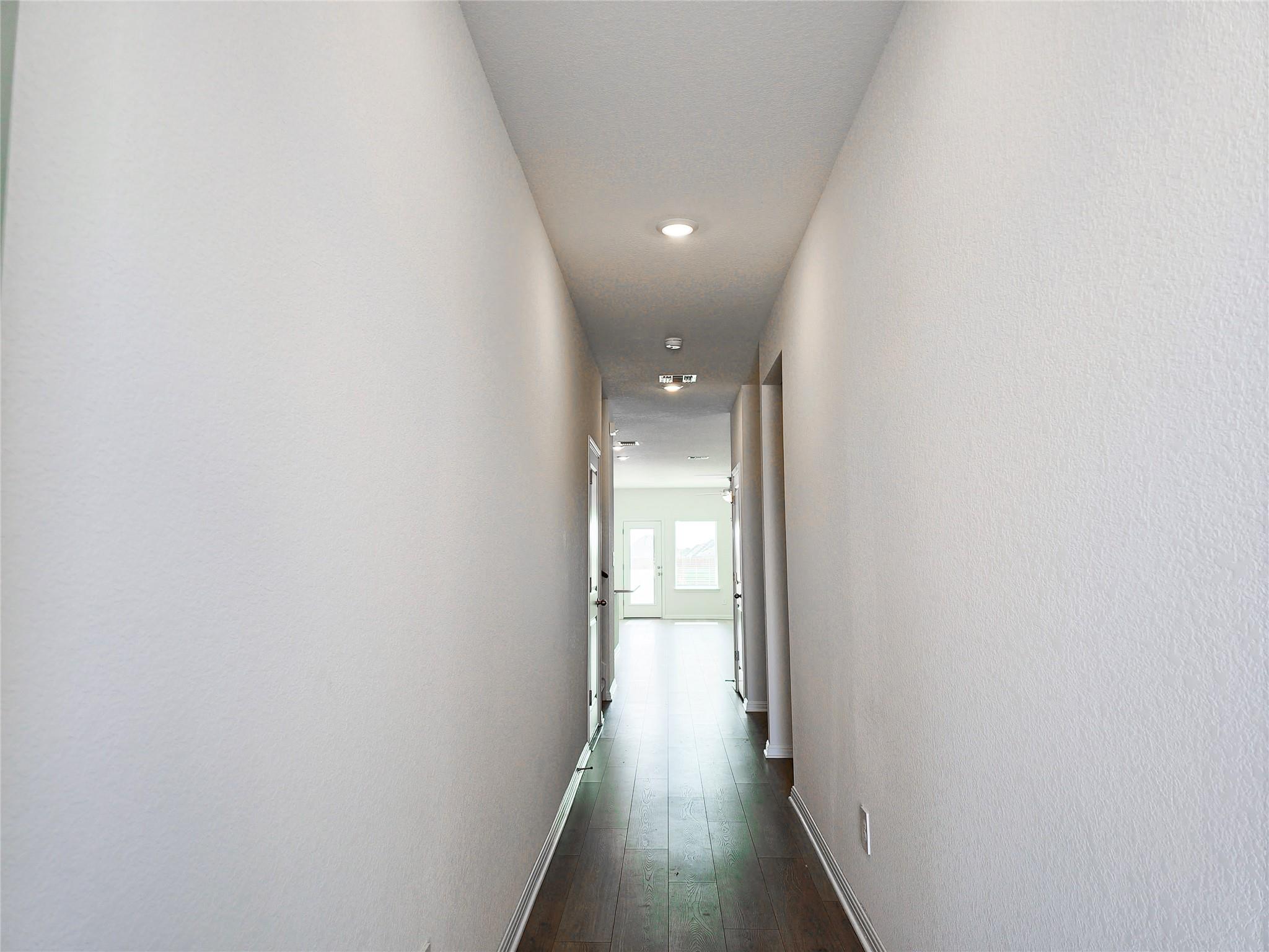 136 Holmby Dr, Hutto, TX 78634