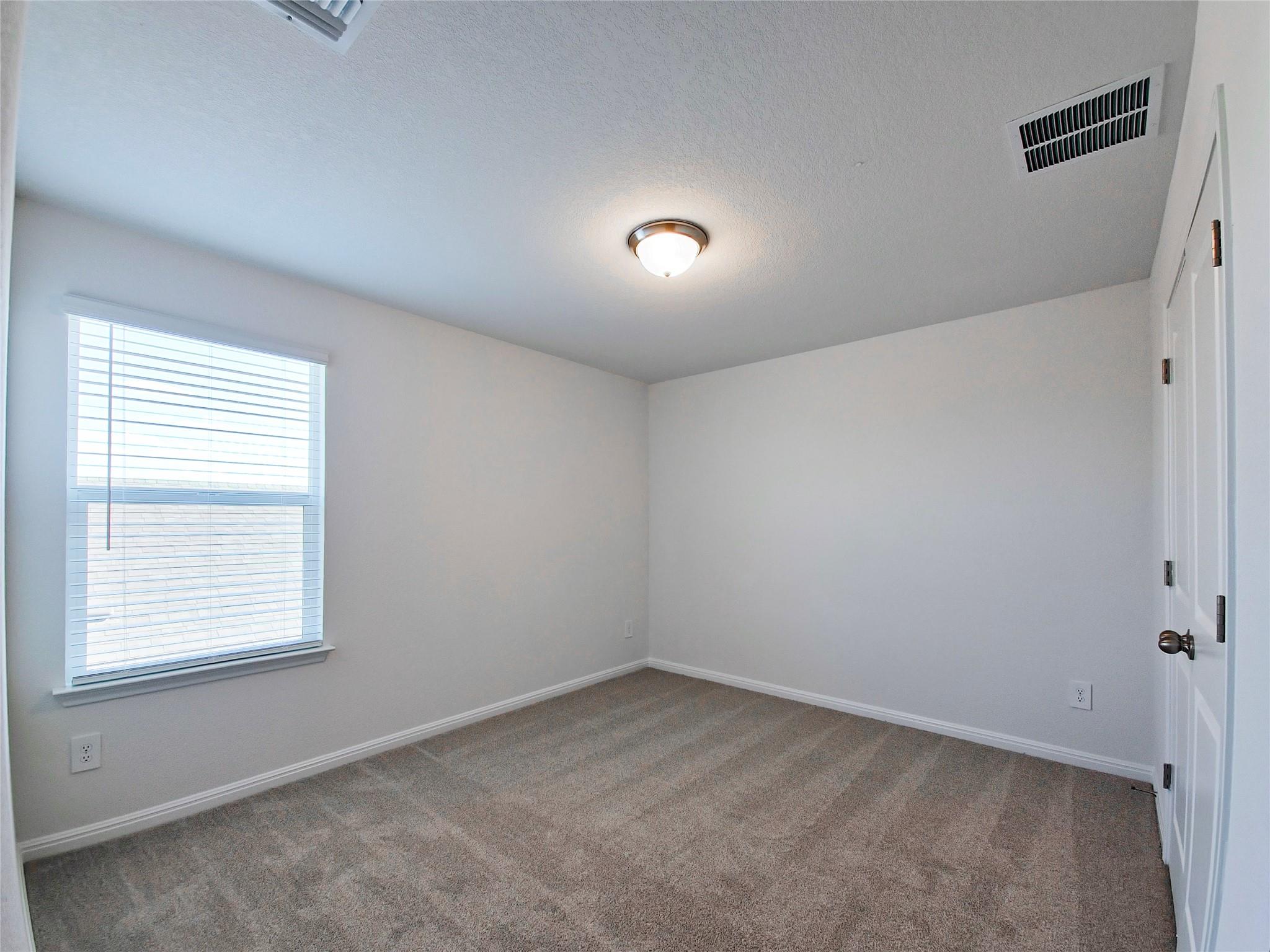 136 Holmby Dr, Hutto, TX 78634