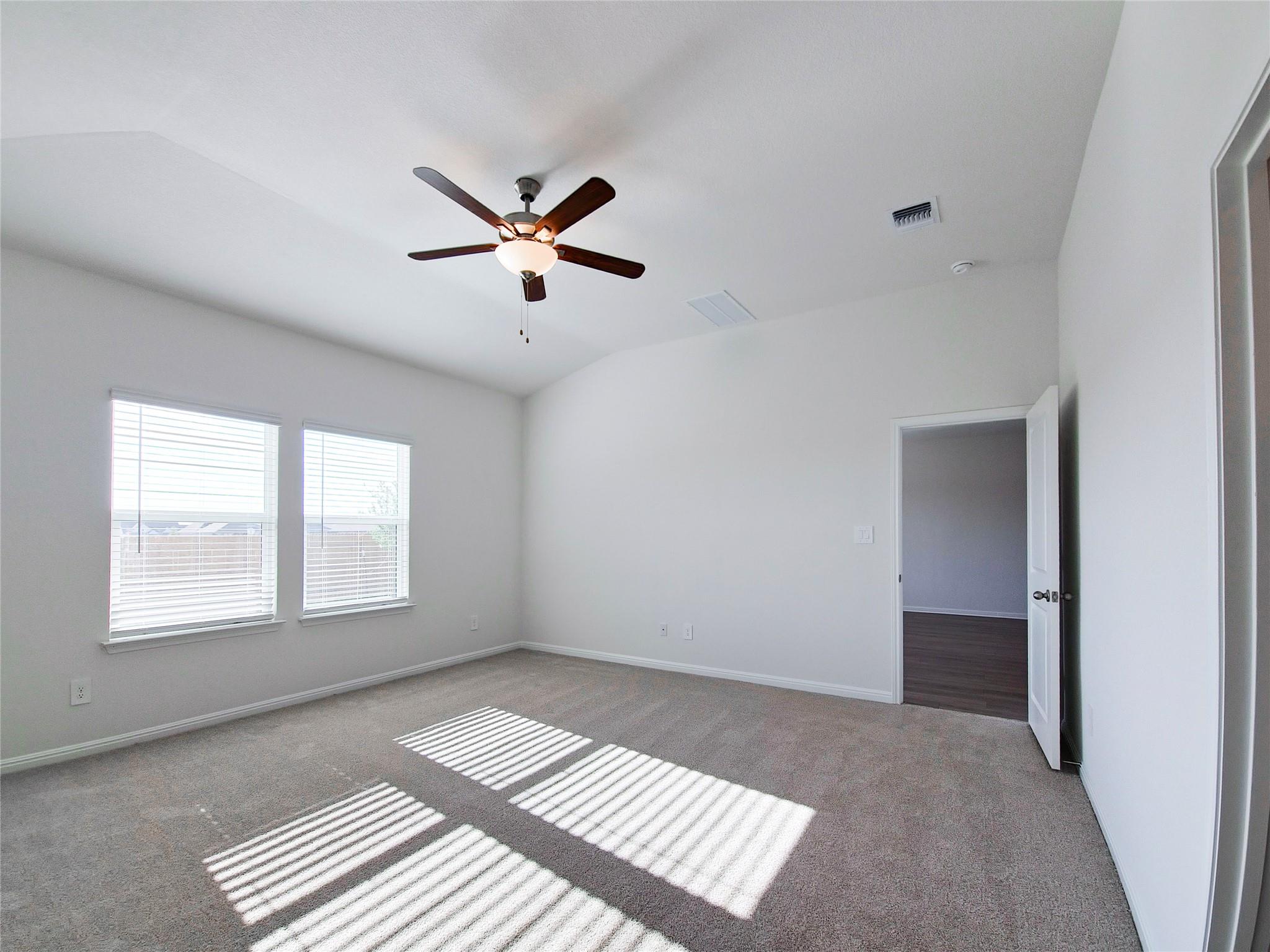 136 Holmby Dr, Hutto, TX 78634