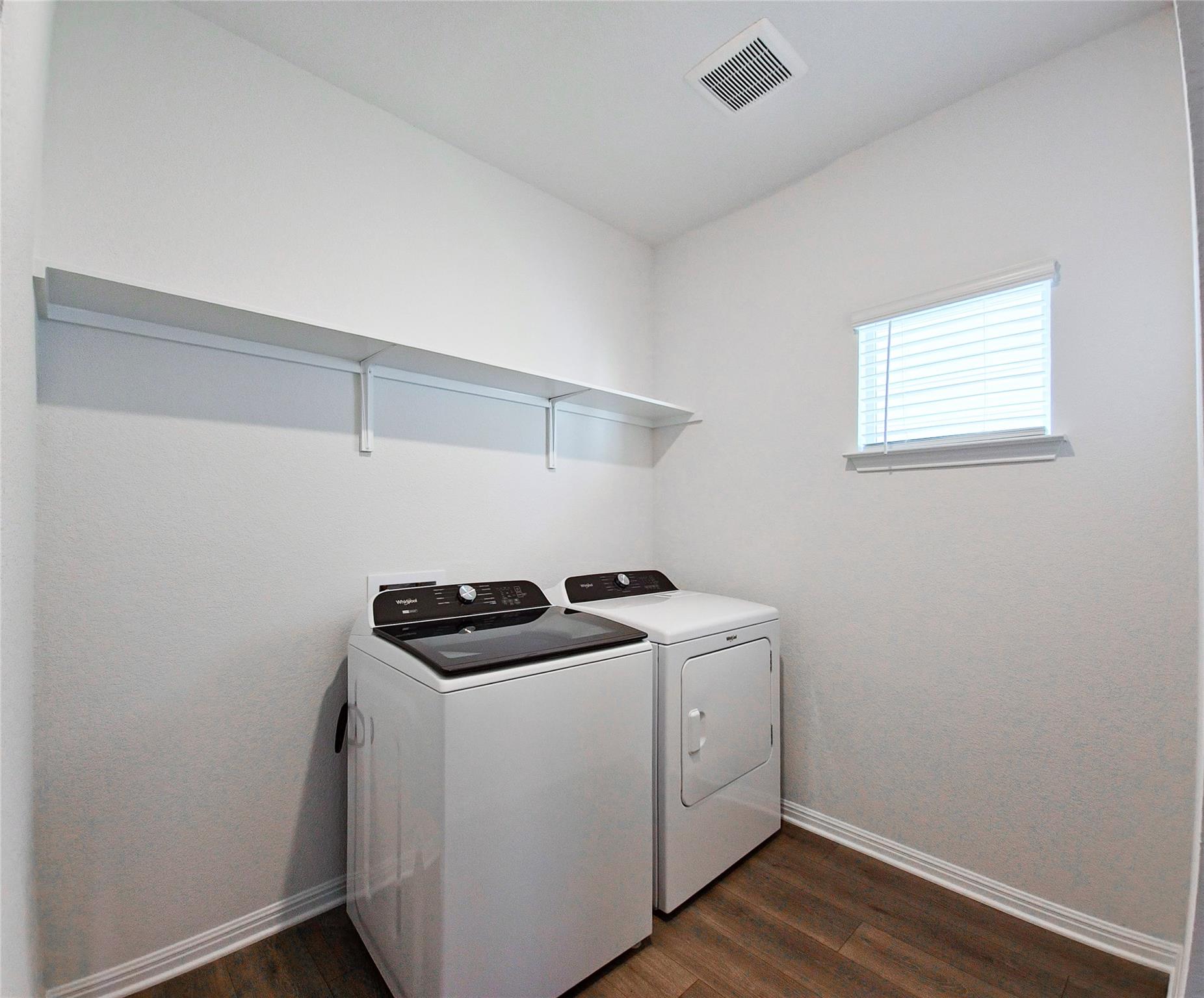 136 Holmby Dr, Hutto, TX 78634