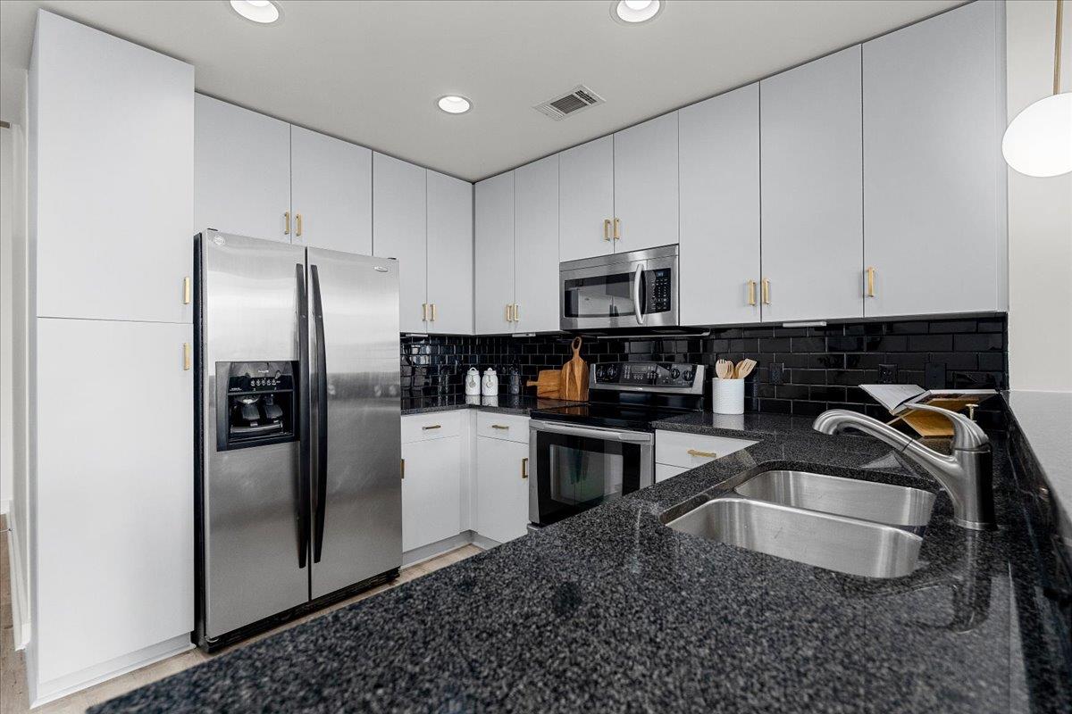 360 Nueces St # 2807, Austin, TX 78701