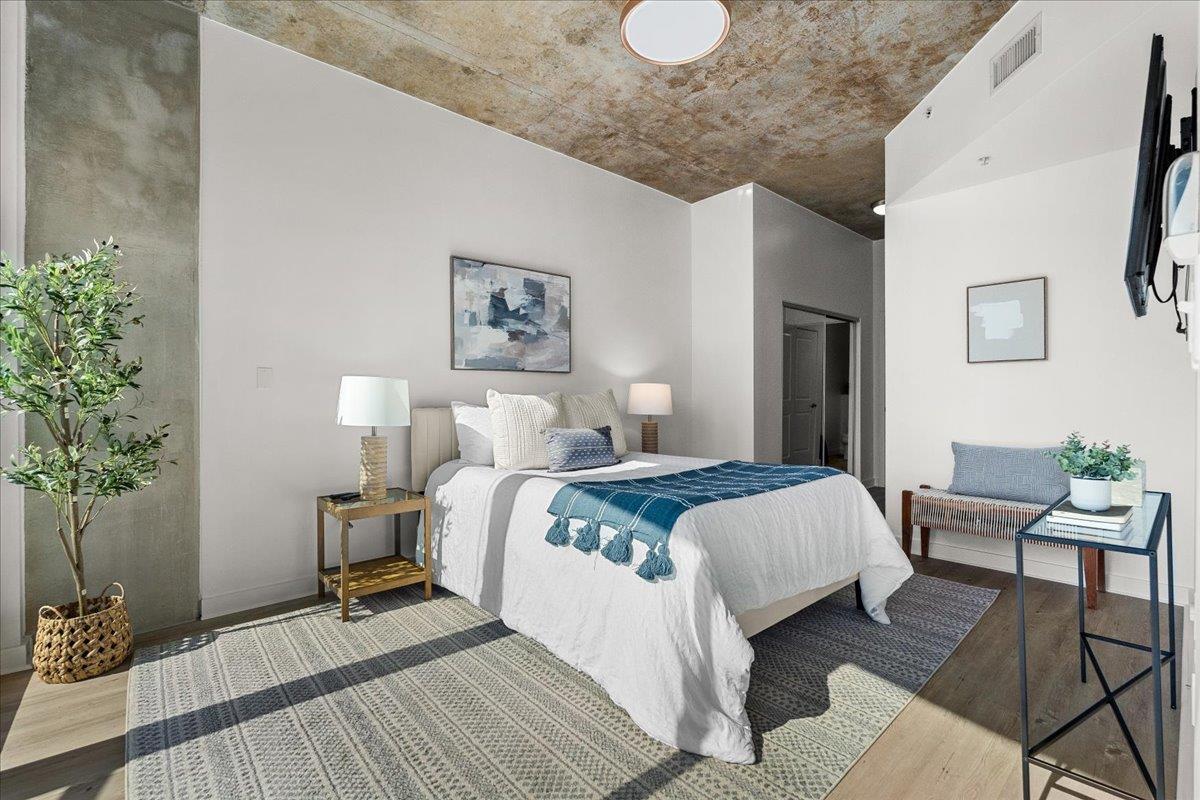 360 Nueces St # 2807, Austin, TX 78701