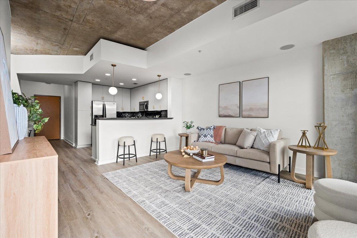 360 Nueces St # 2807, Austin, TX 78701