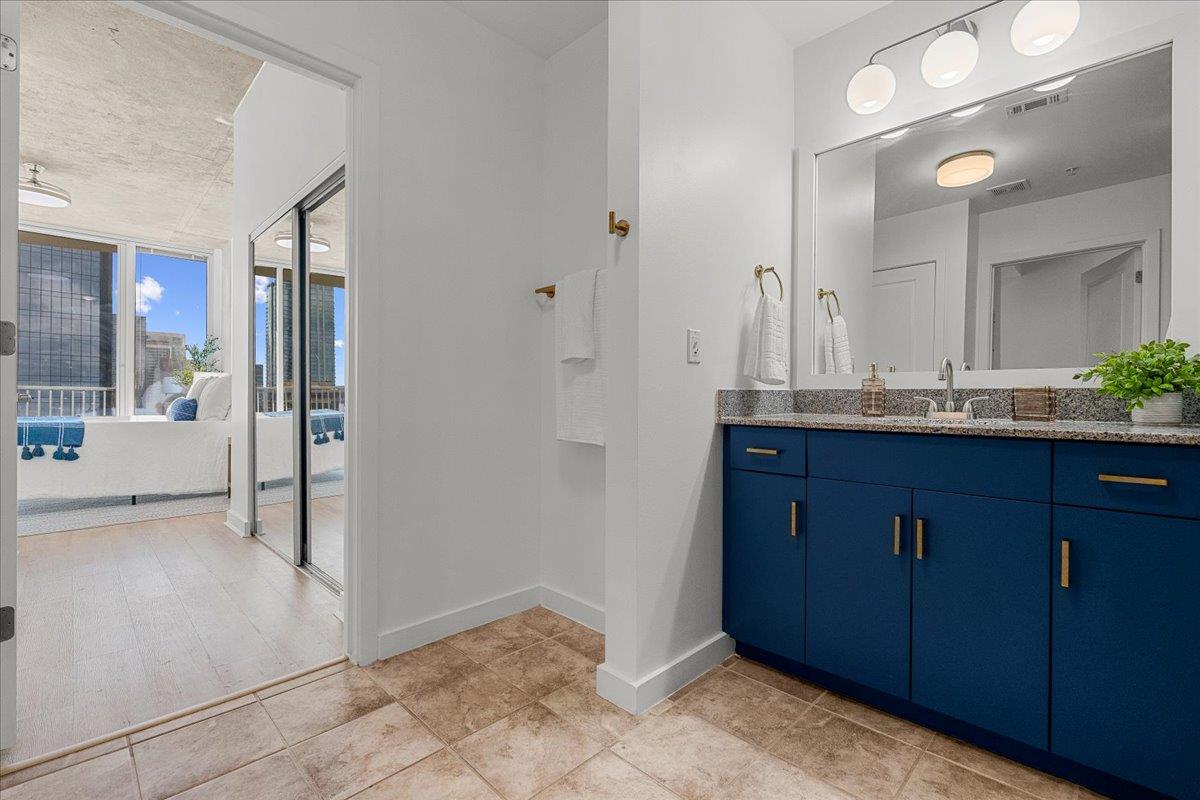 360 Nueces St # 2807, Austin, TX 78701