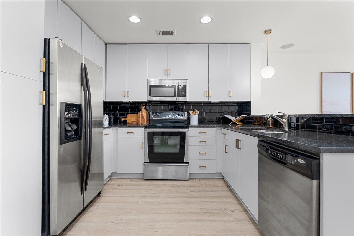 360 Nueces St # 2807, Austin, TX 78701