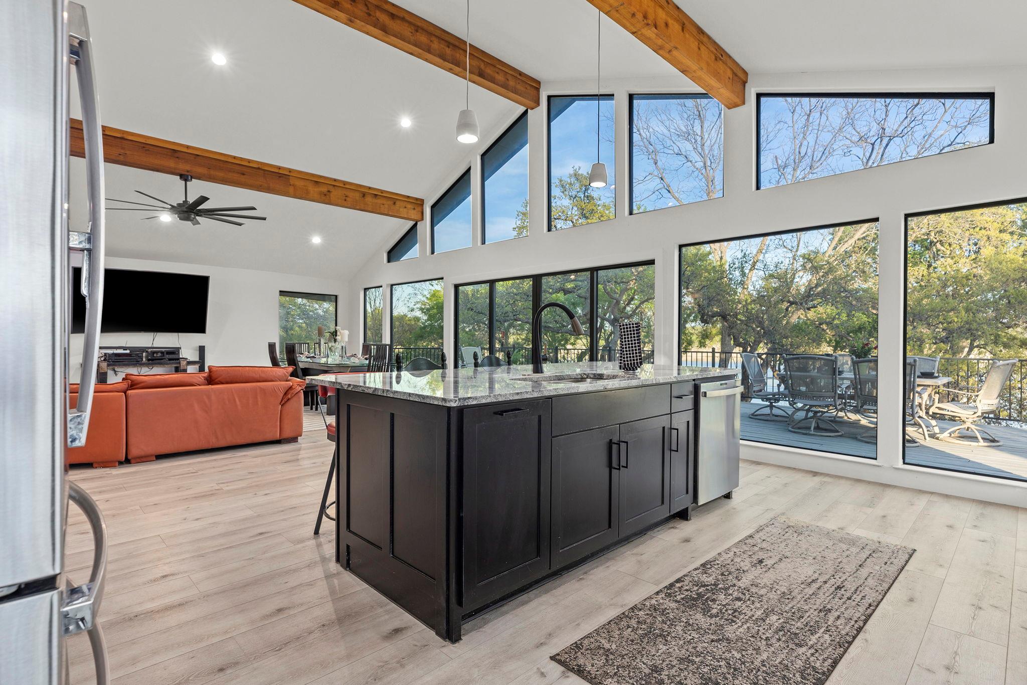 23535 Lakeside Dr, Marble Falls, TX 78654