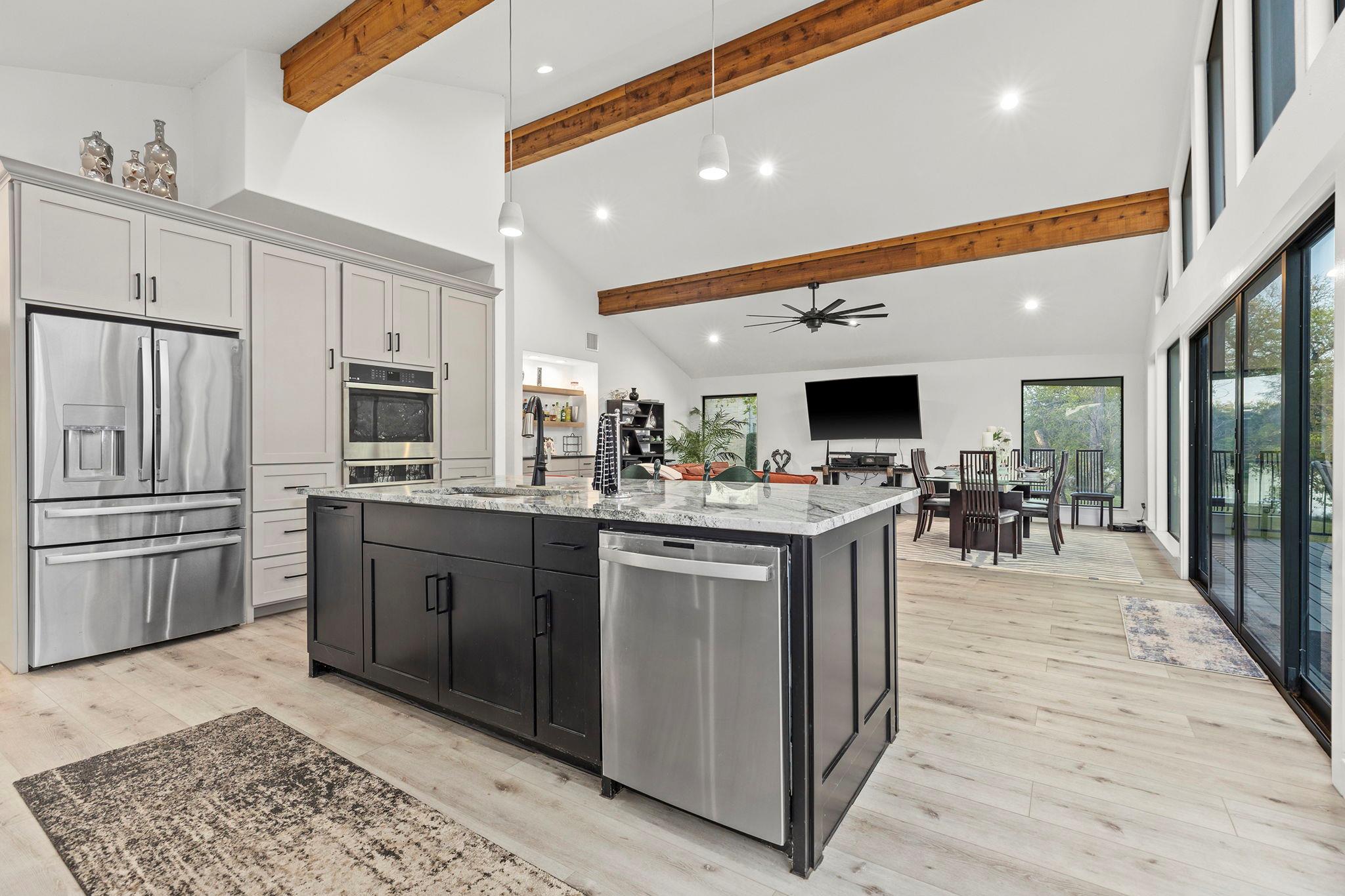 23535 Lakeside Dr, Marble Falls, TX 78654